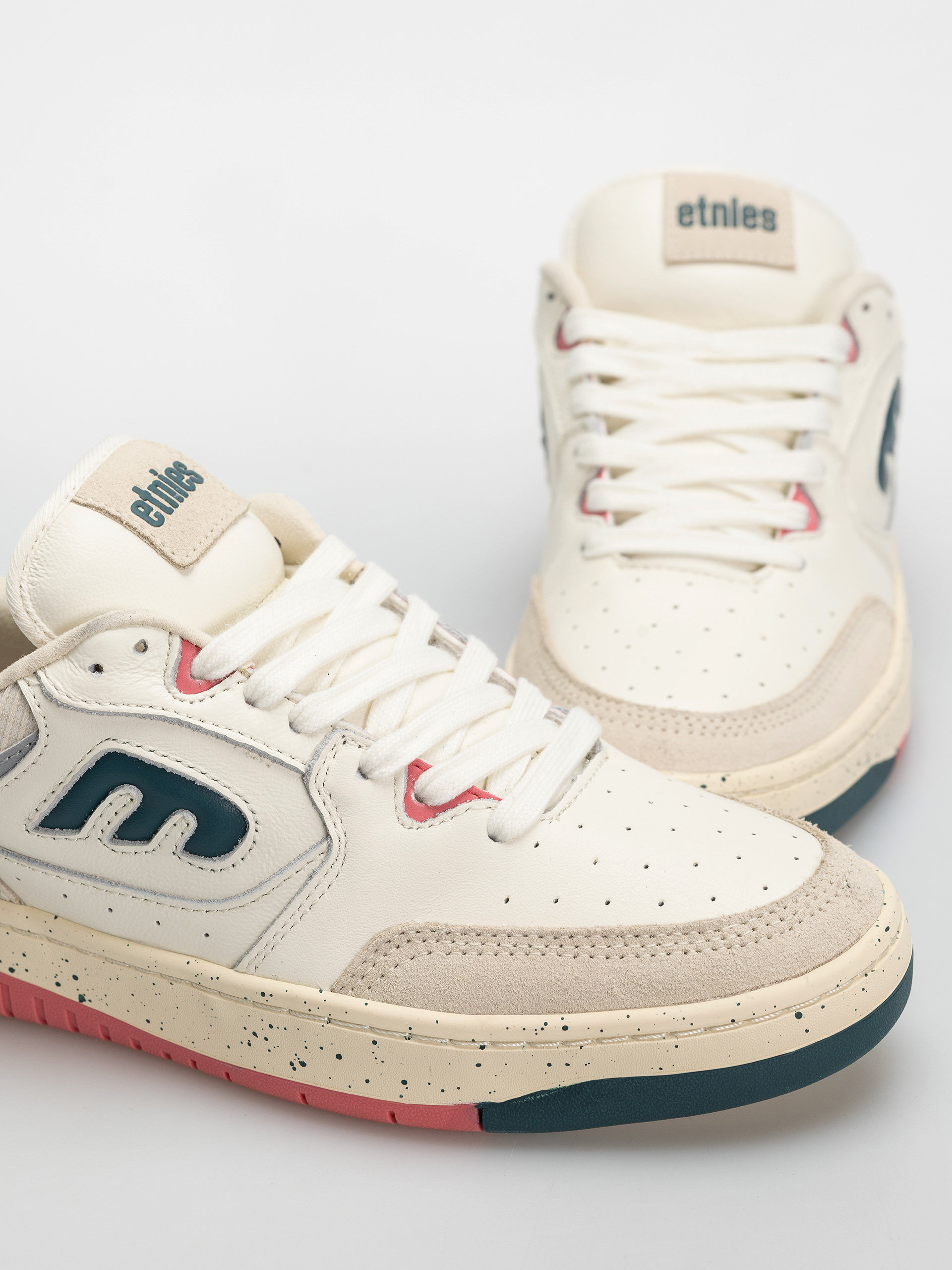 Buty Etnies Loot (white/pink blue)