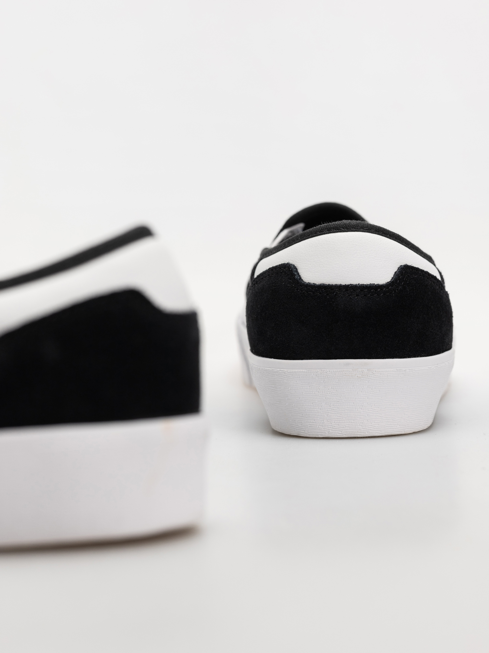 Buty adidas Shmoofoil Slip Rx (cblack/ftwwht/gum4)