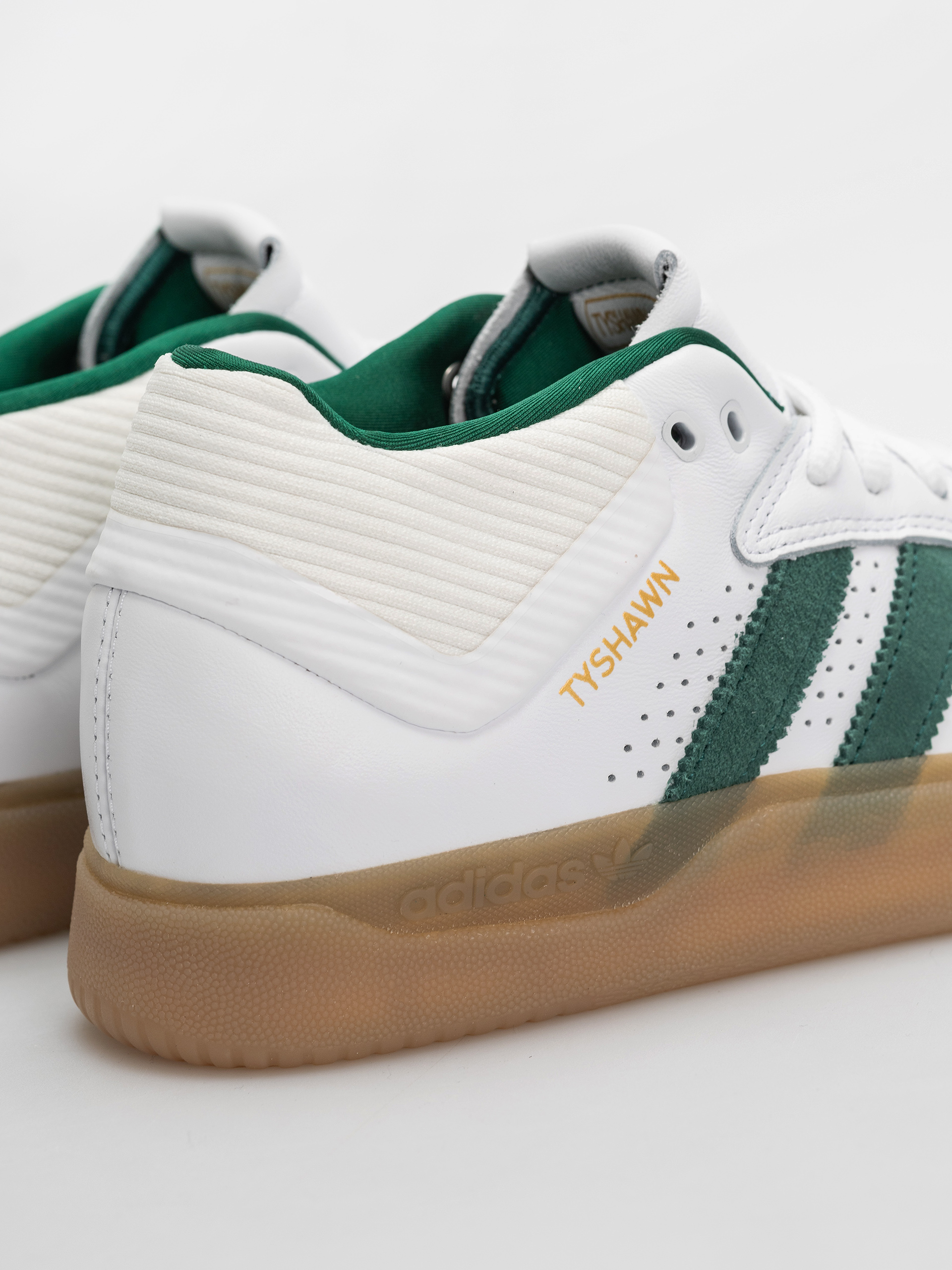 Buty adidas Tyshawn (ftwwht/cgreen/gum4)