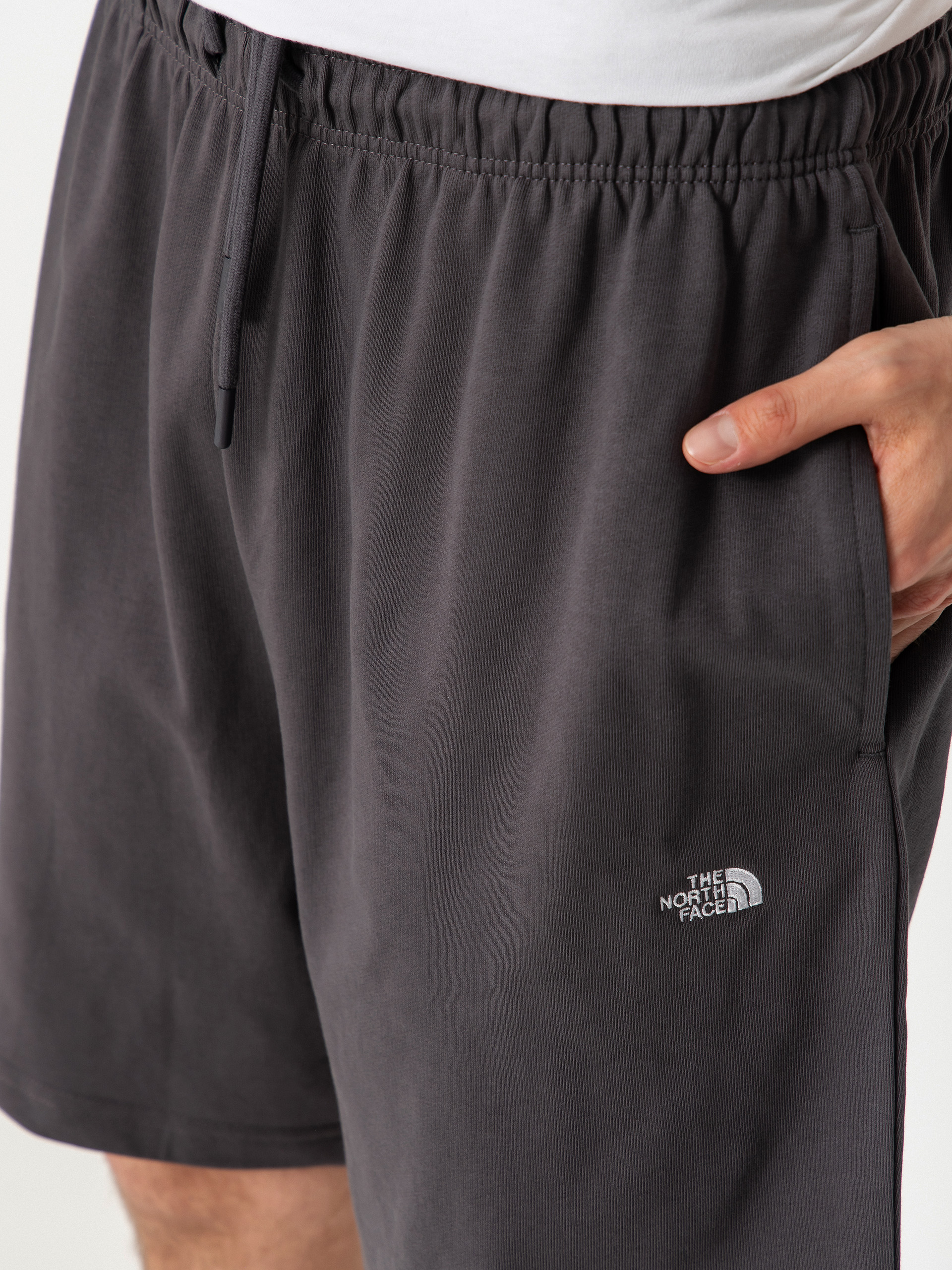Szorty The North Face Essential Light Relaxed (anthracite grey)
