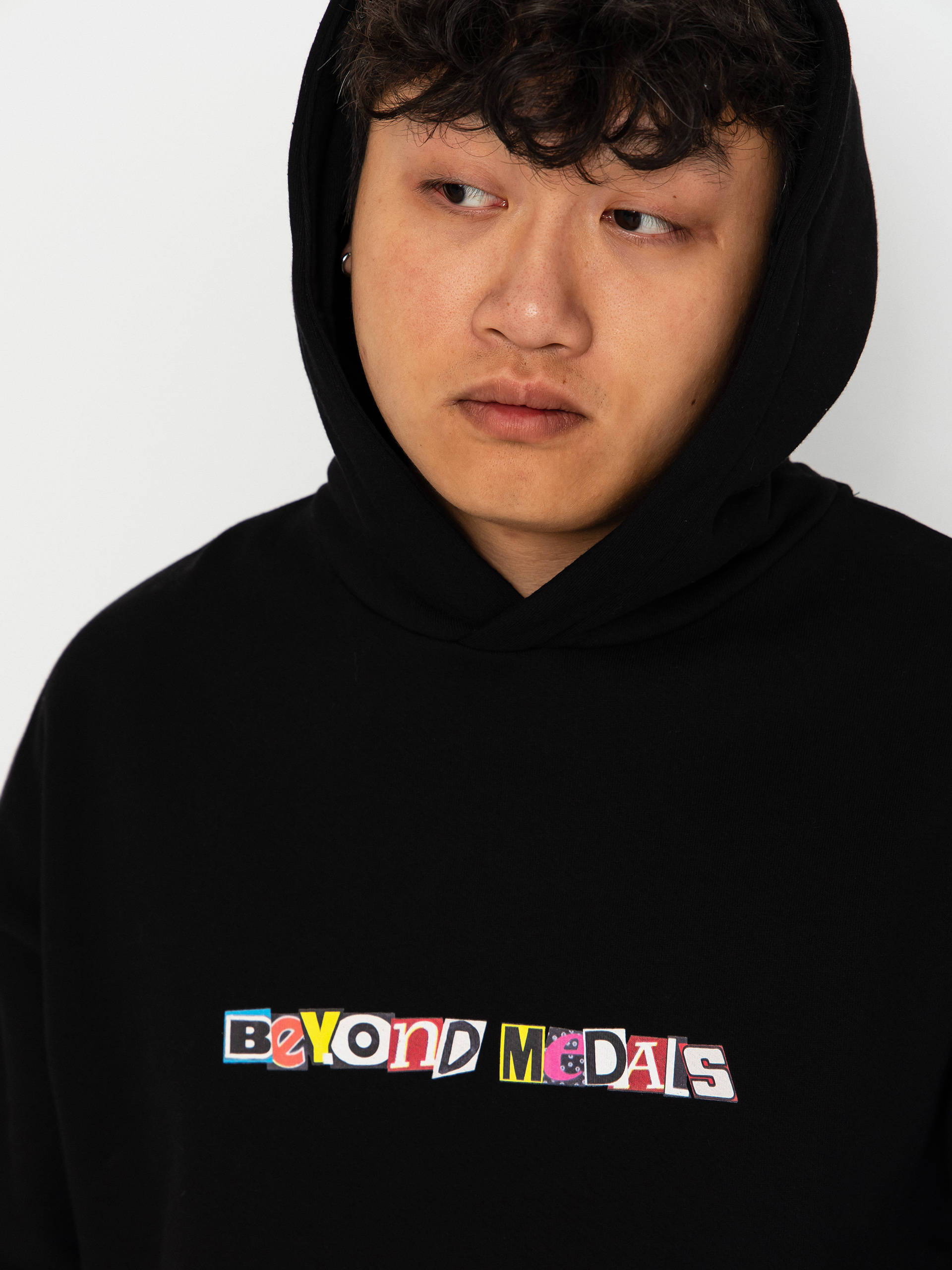 Bluza z kapturem Beyond Medals Magazine HD (black)