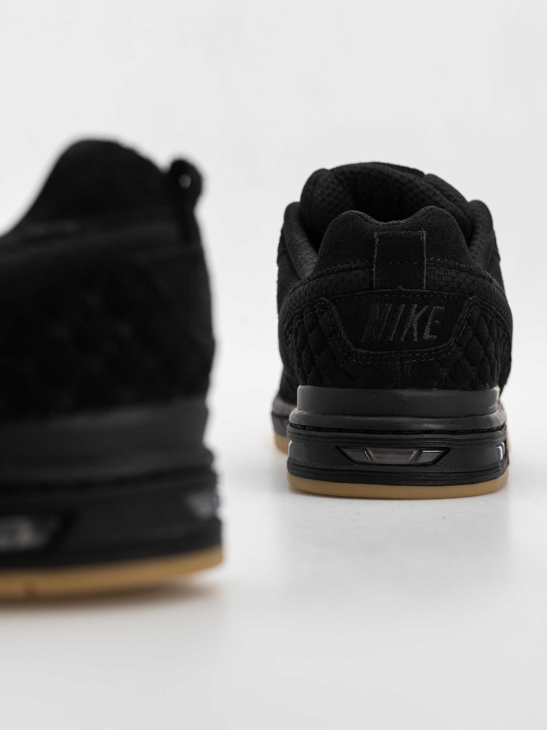 Buty Nike SB Paul Rodriguez Zoom Air Low (black/black/black/gum light brown)