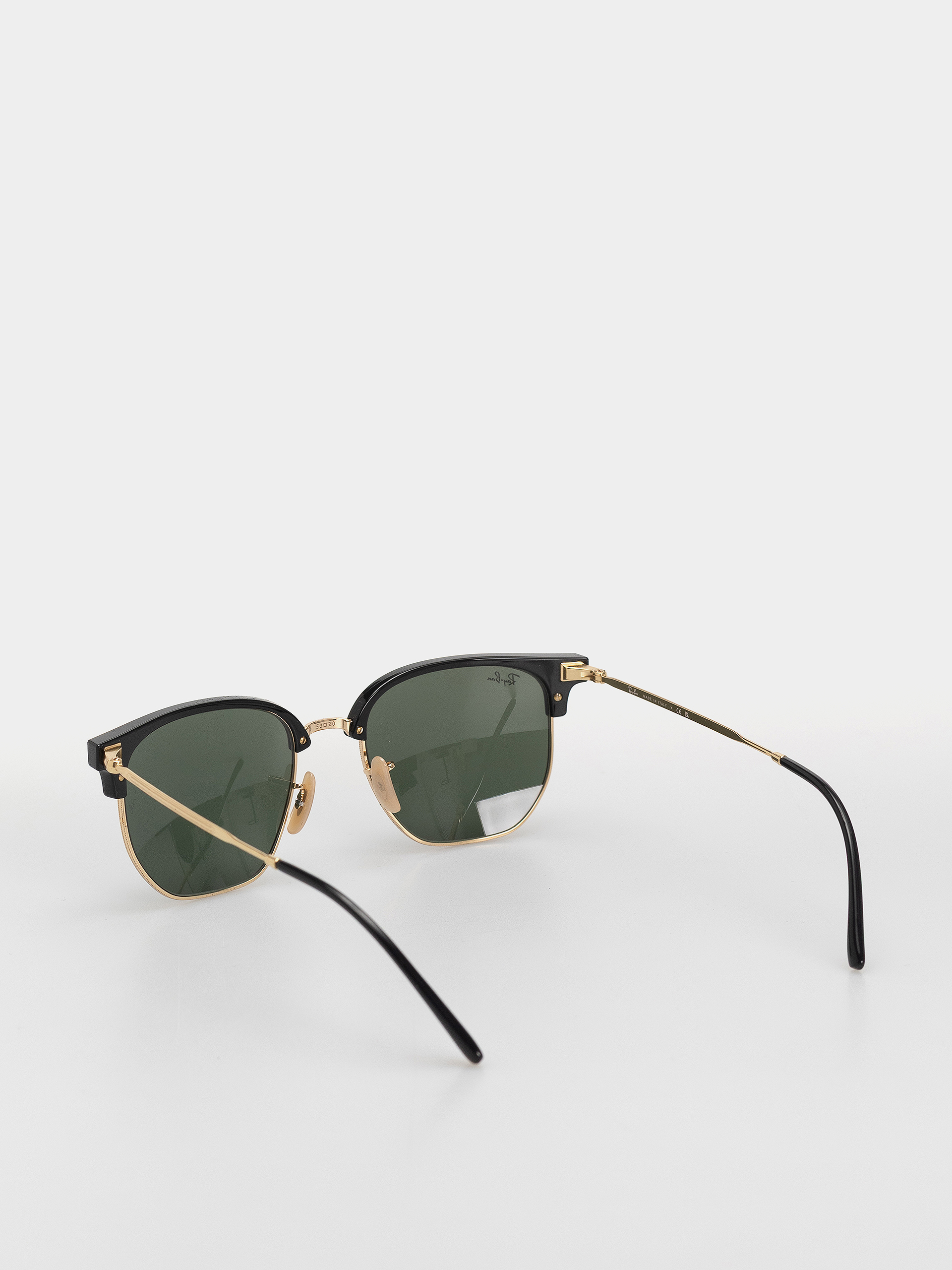 Okulary przeciwsłoneczne Ray-Ban New Clubmaster (polerowany czarno-złote/zielony)