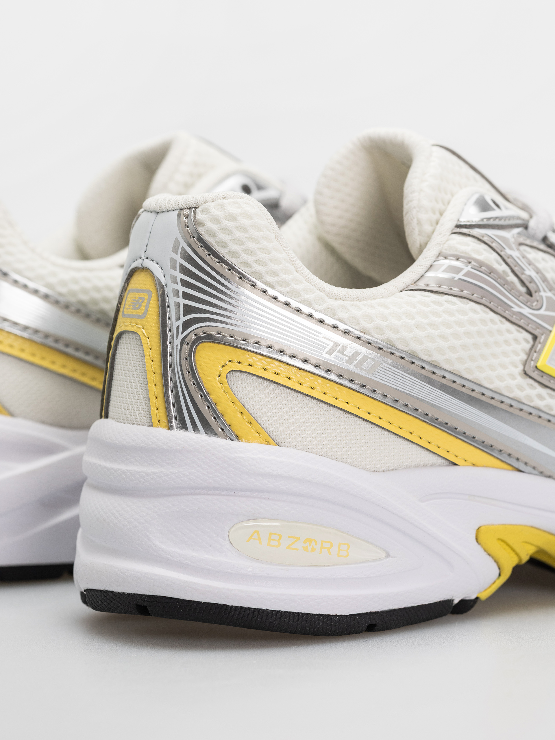 Buty New Balance 740 JR (silver metallic/star burst)