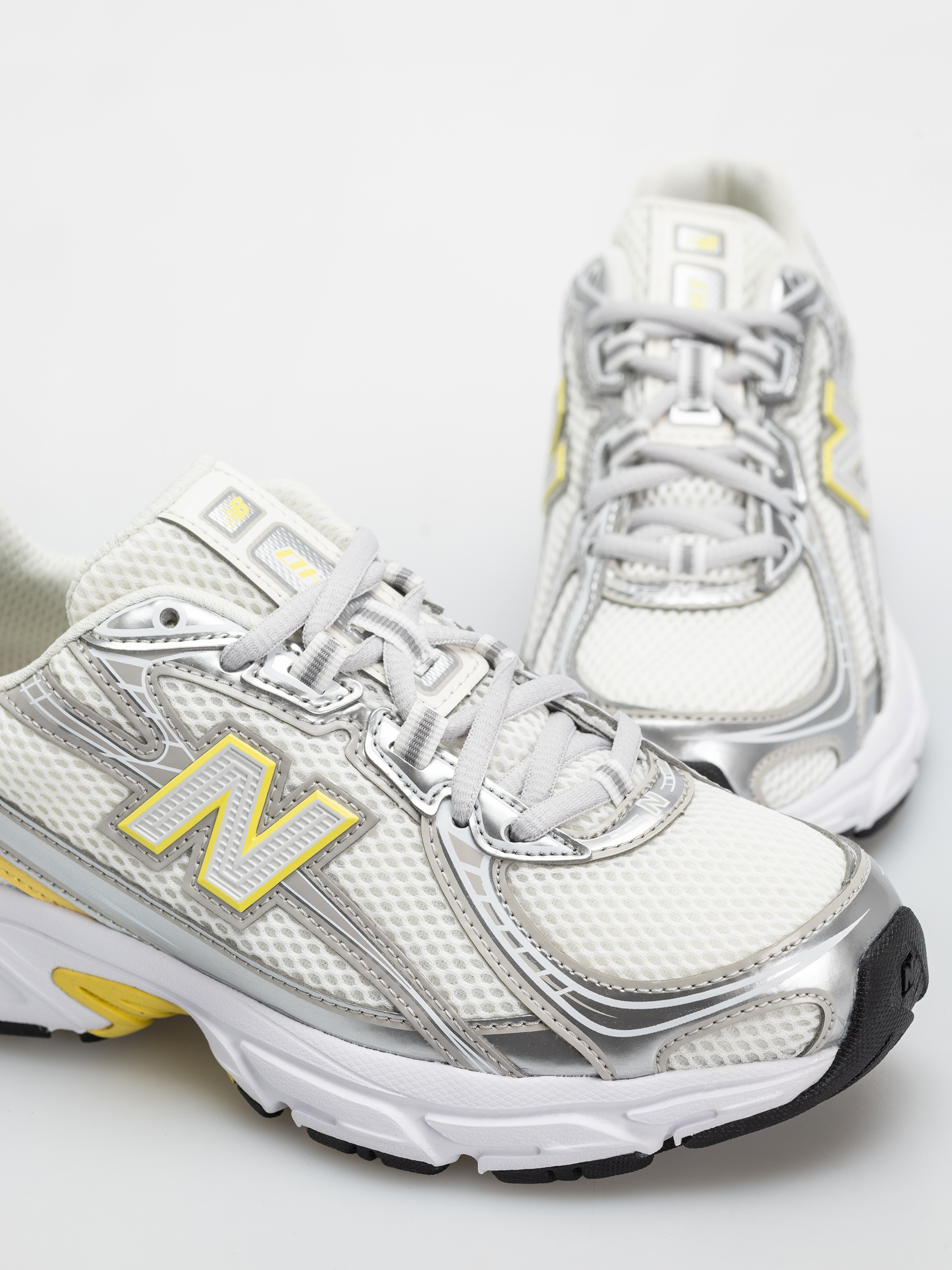 Buty New Balance 740 JR (silver metallic/star burst)