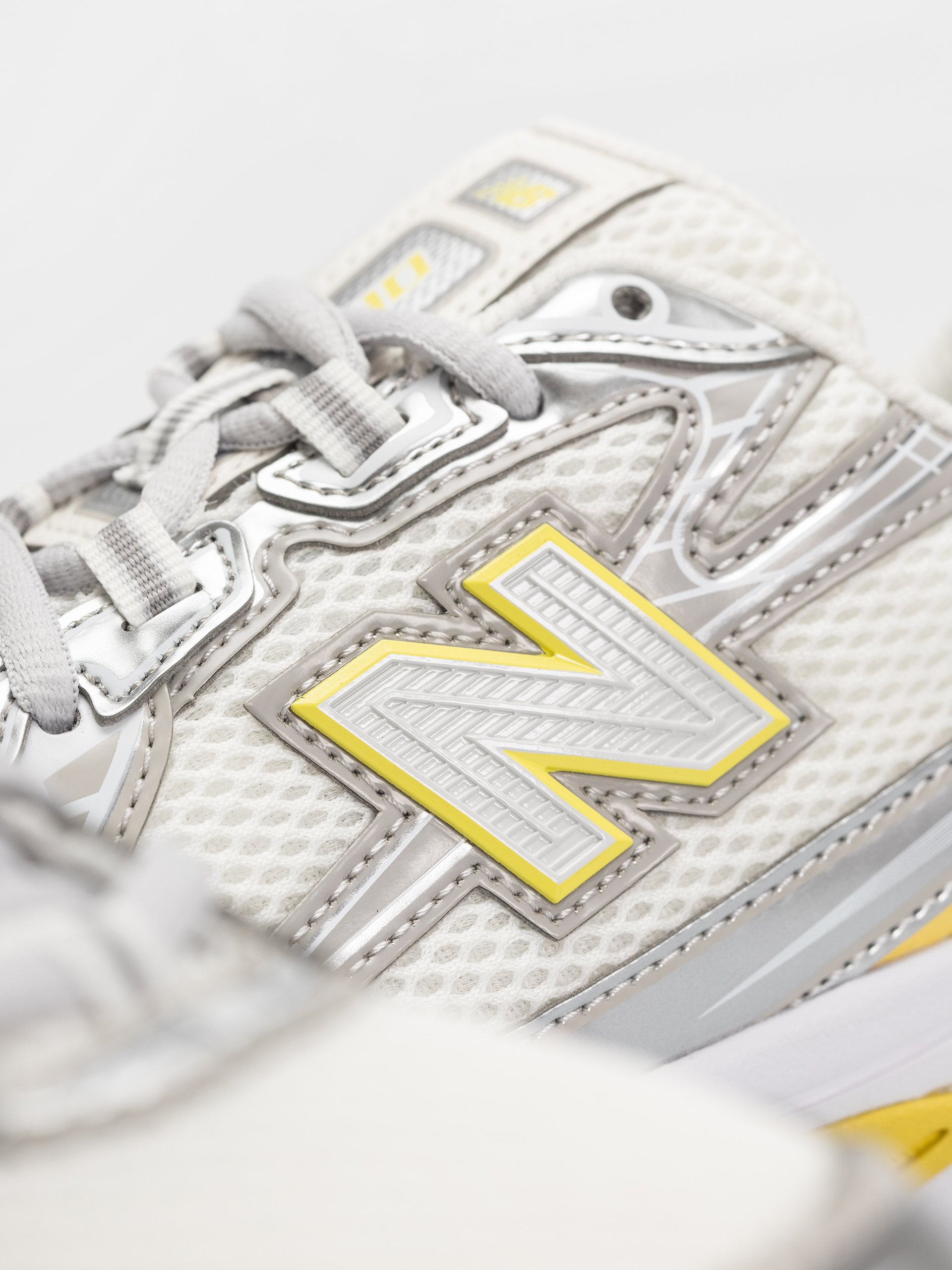 Buty New Balance 740 JR (silver metallic/star burst)