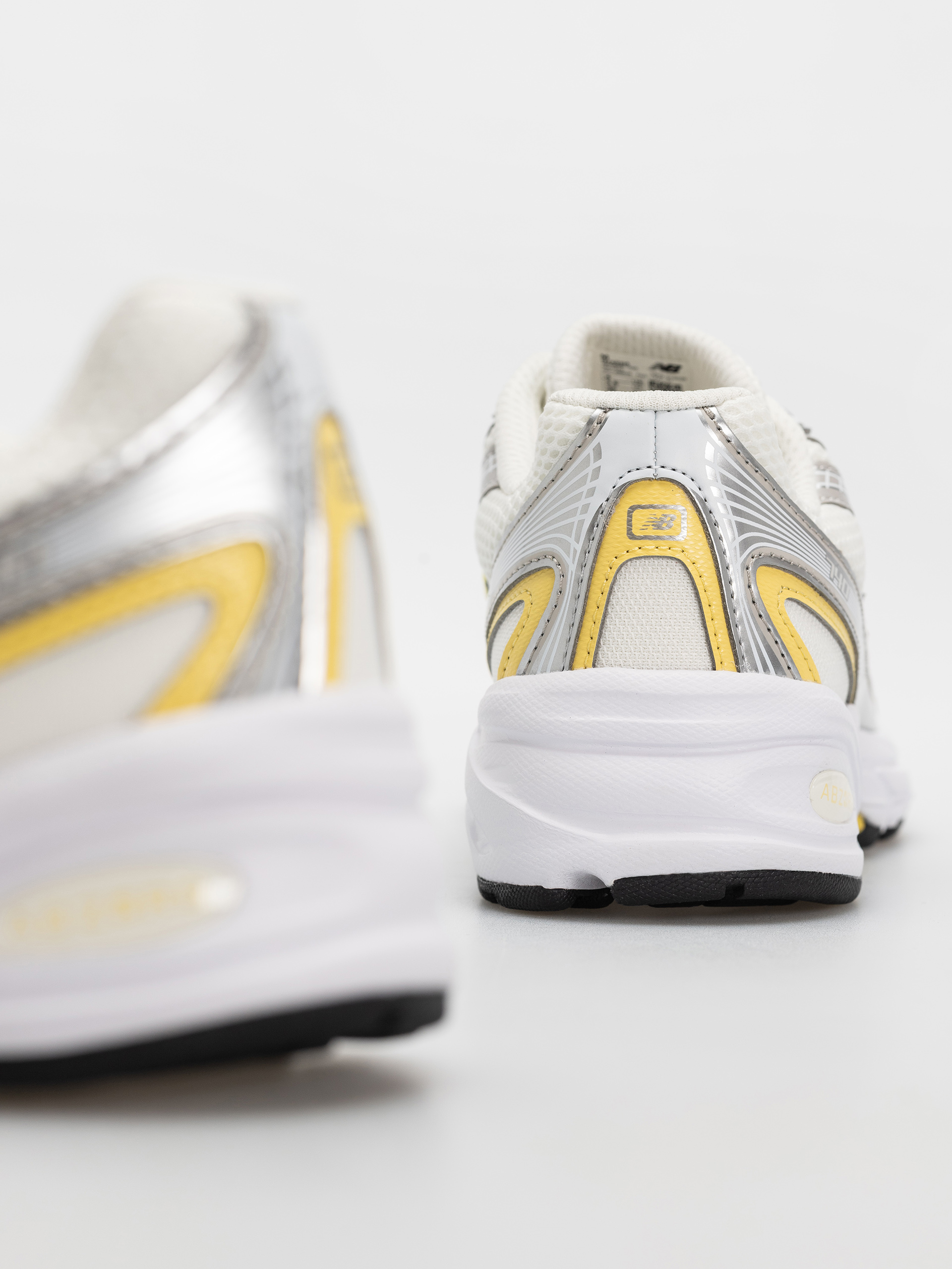 Buty New Balance 740 JR (silver metallic/star burst)