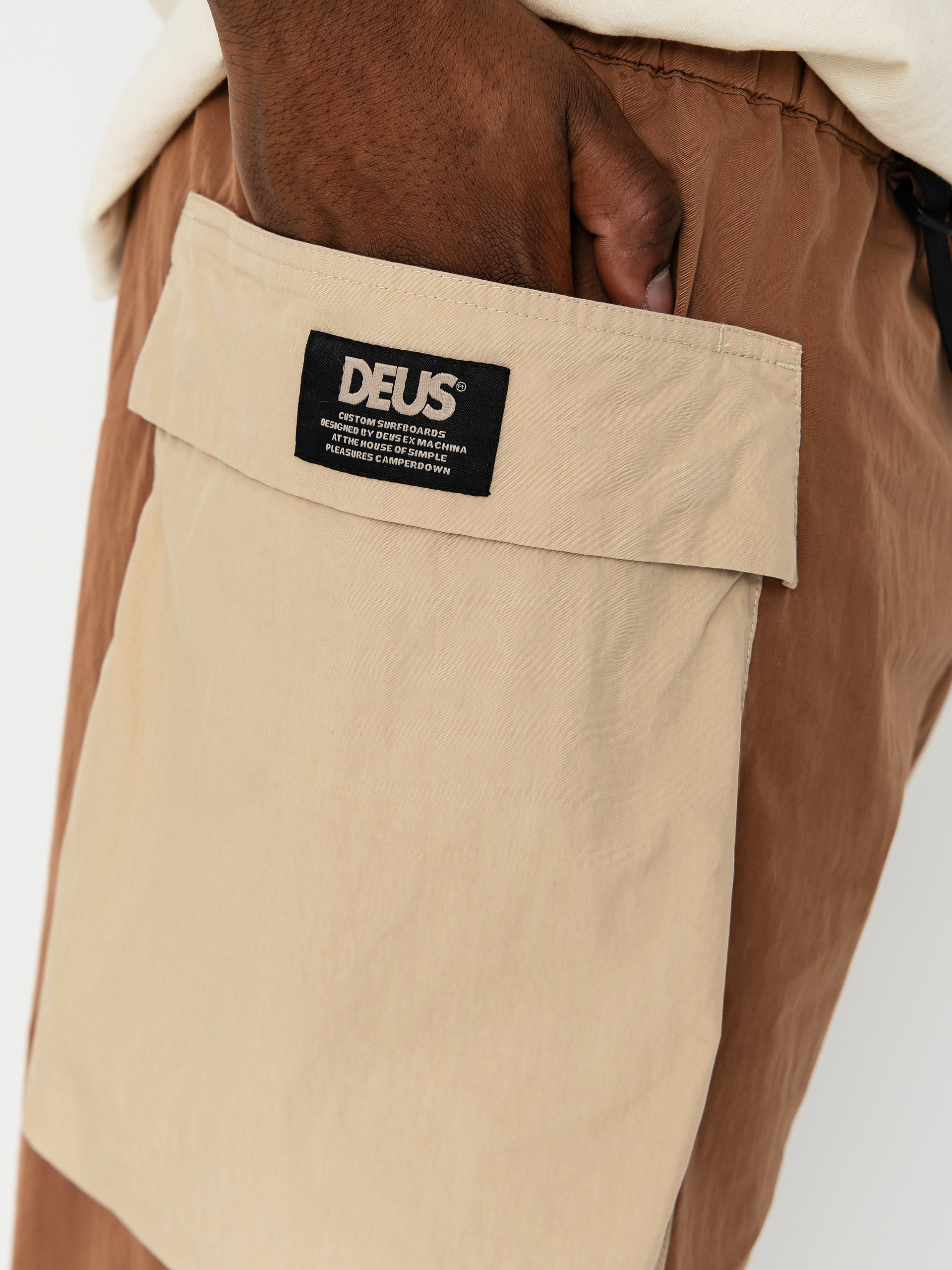 Szorty Deus Ex Machina Duck Dive (camel brown)