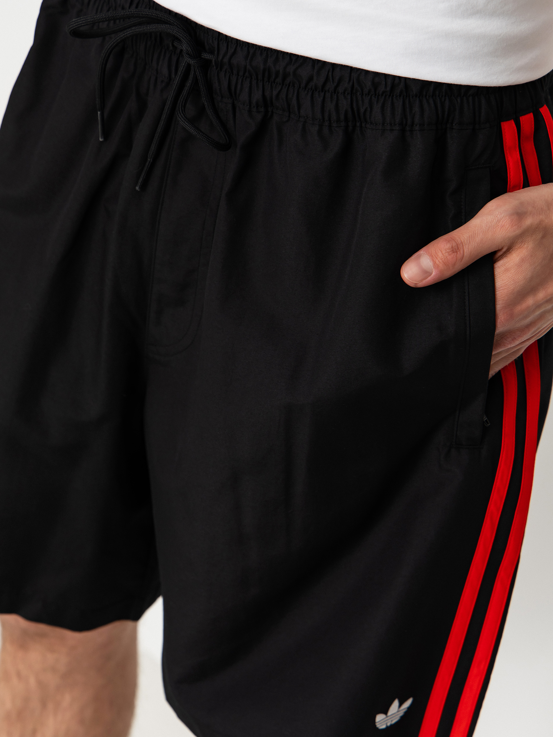 Szorty adidas Skt Wtr (black/white/red)