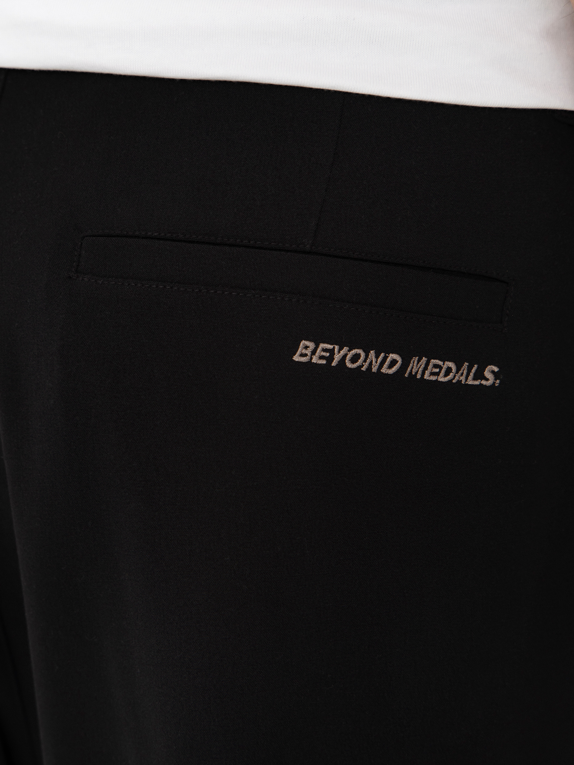 Spodnie Beyond Medals Suit (black)