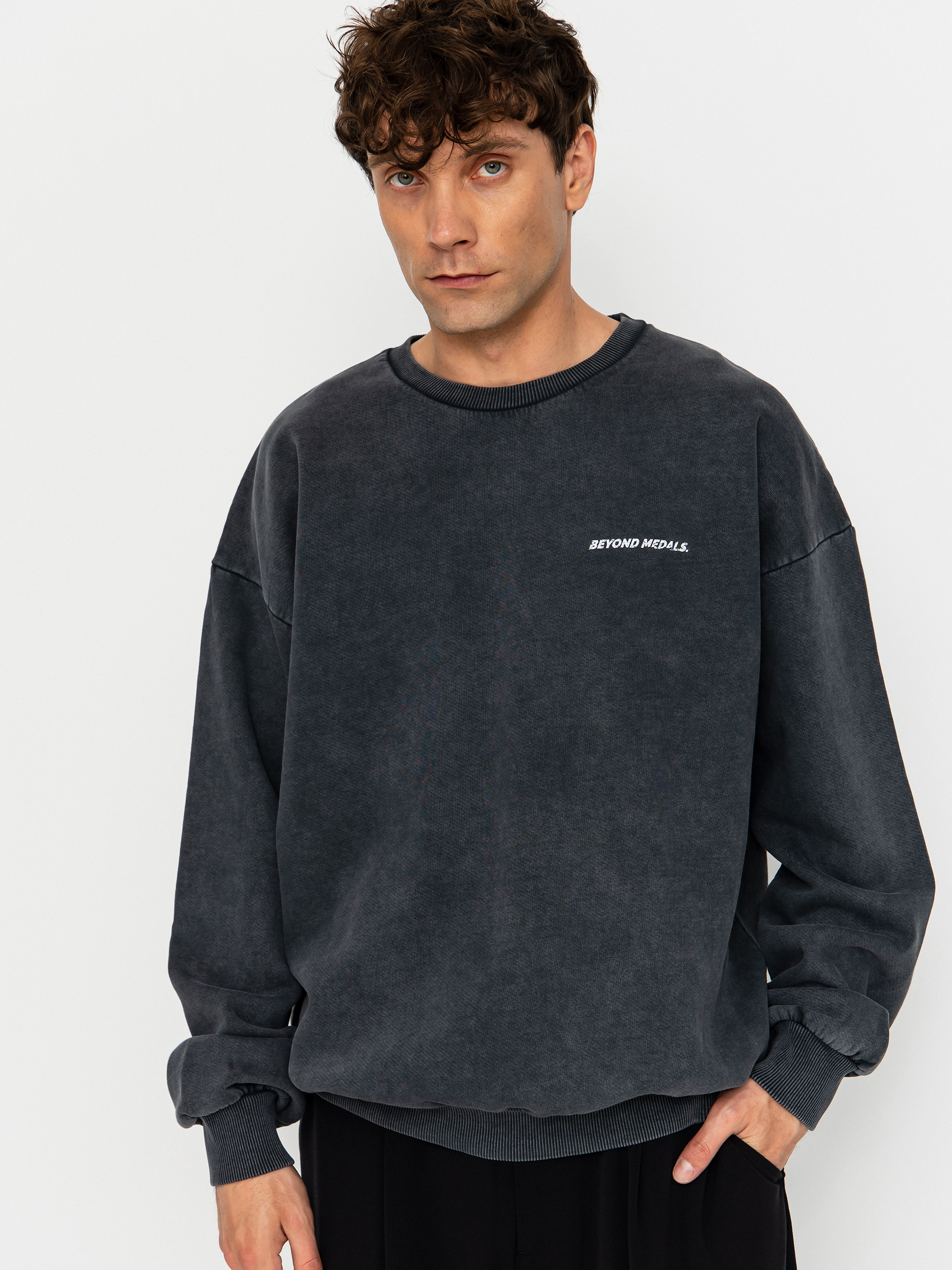 Bluza Beyond Medals Distressed Logo (black)