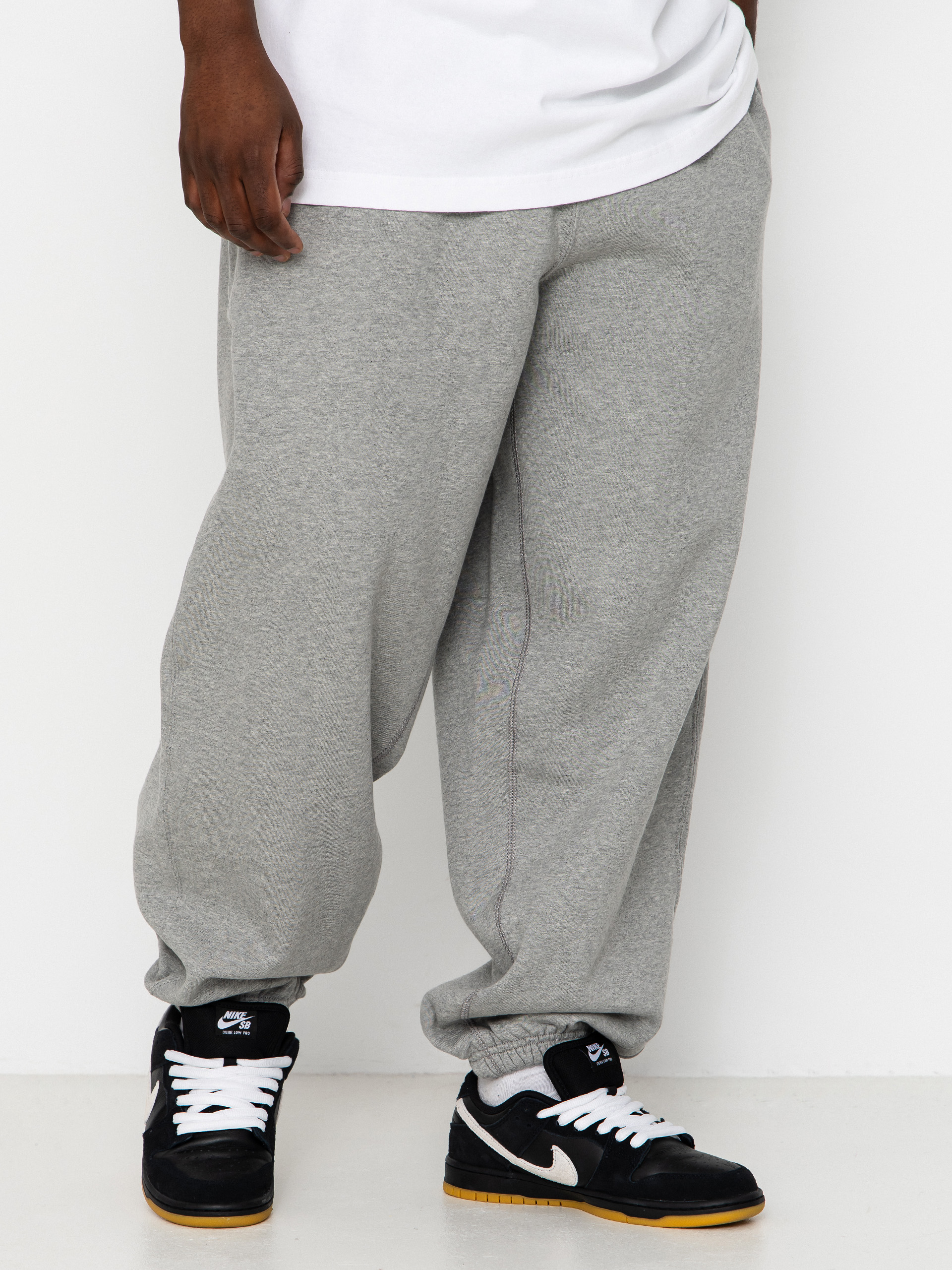 Spodnie Nike SB Solo Swoosh (dk grey heather/lt smoke grey/white)