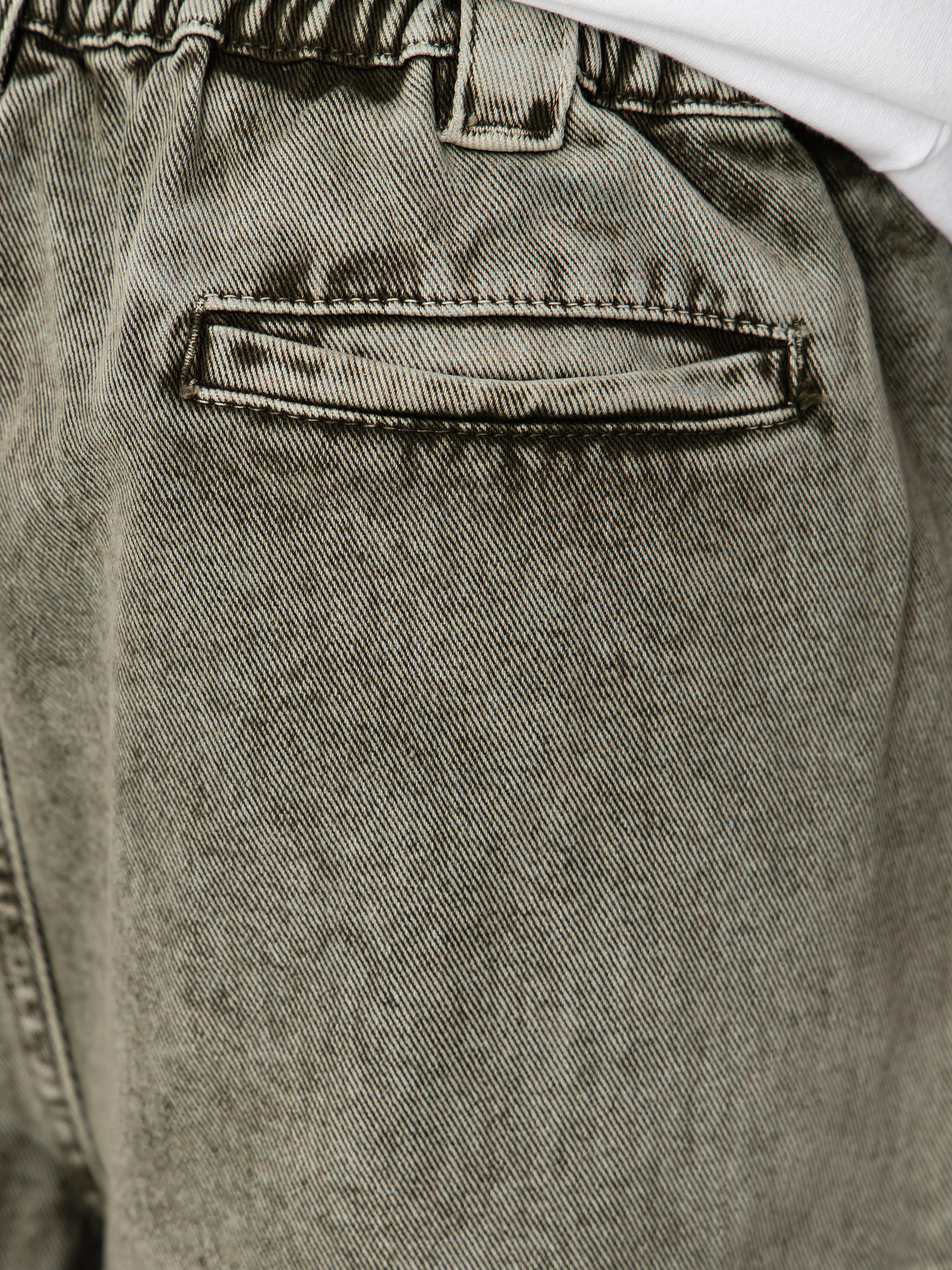 Szorty Poetic Collective Painter (grey denim wash)