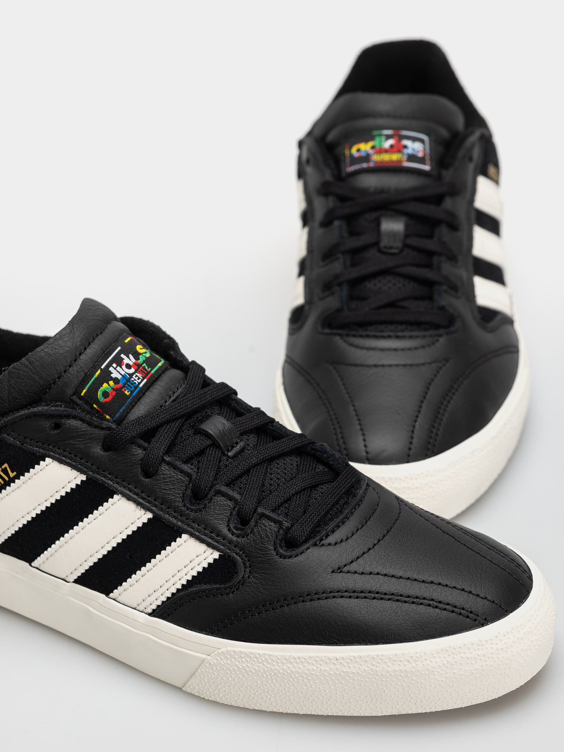 Buty adidas Busenitz Vulc II (cblack/cwhite/goldmt)