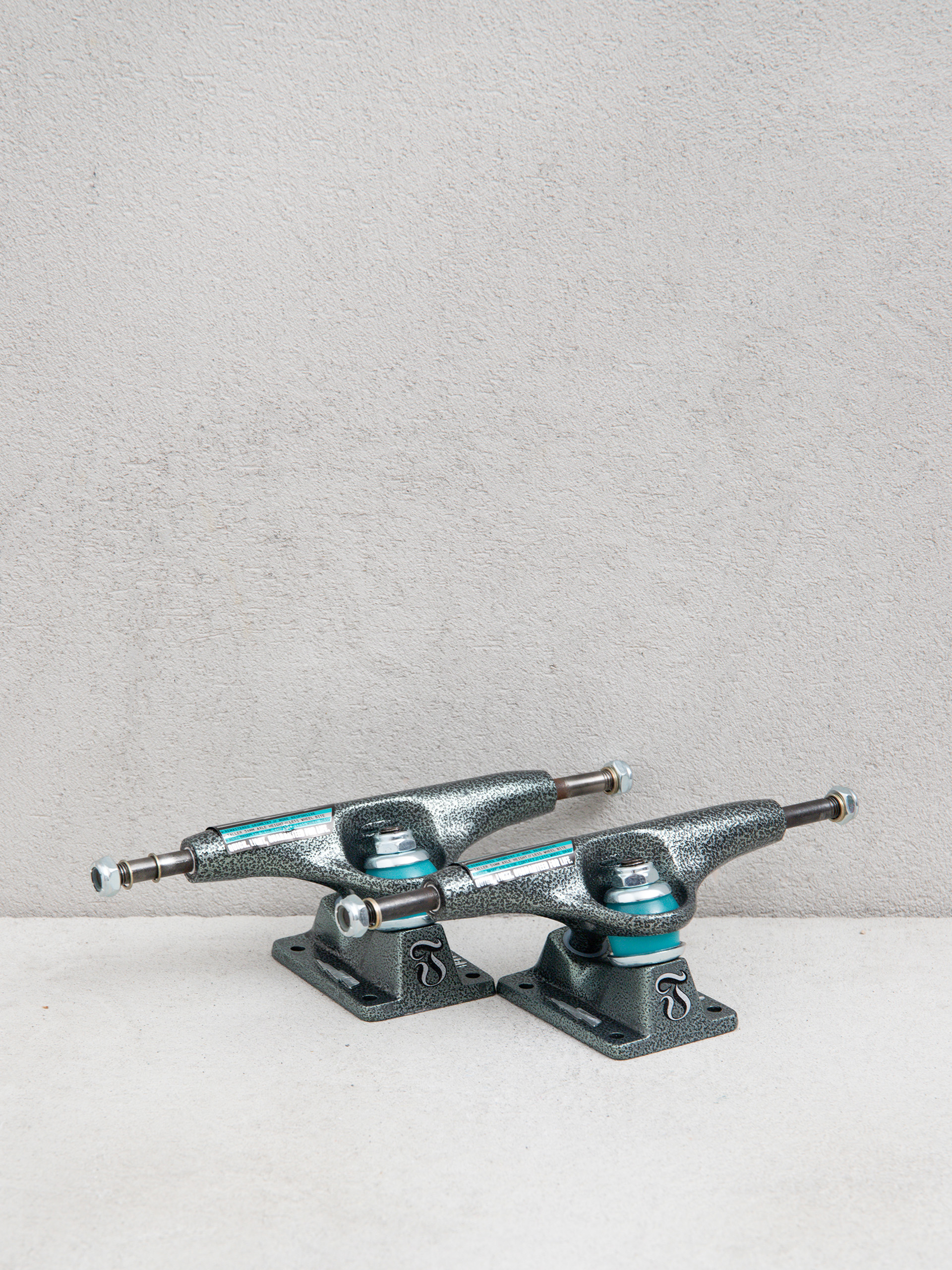 Traki Thunder Team T II Leviathan (black/teal)