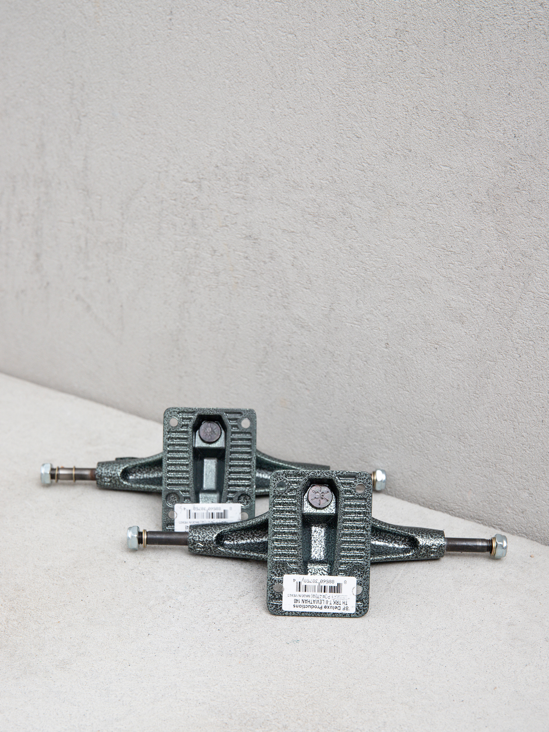 Traki Thunder Team T II Leviathan (black/teal)