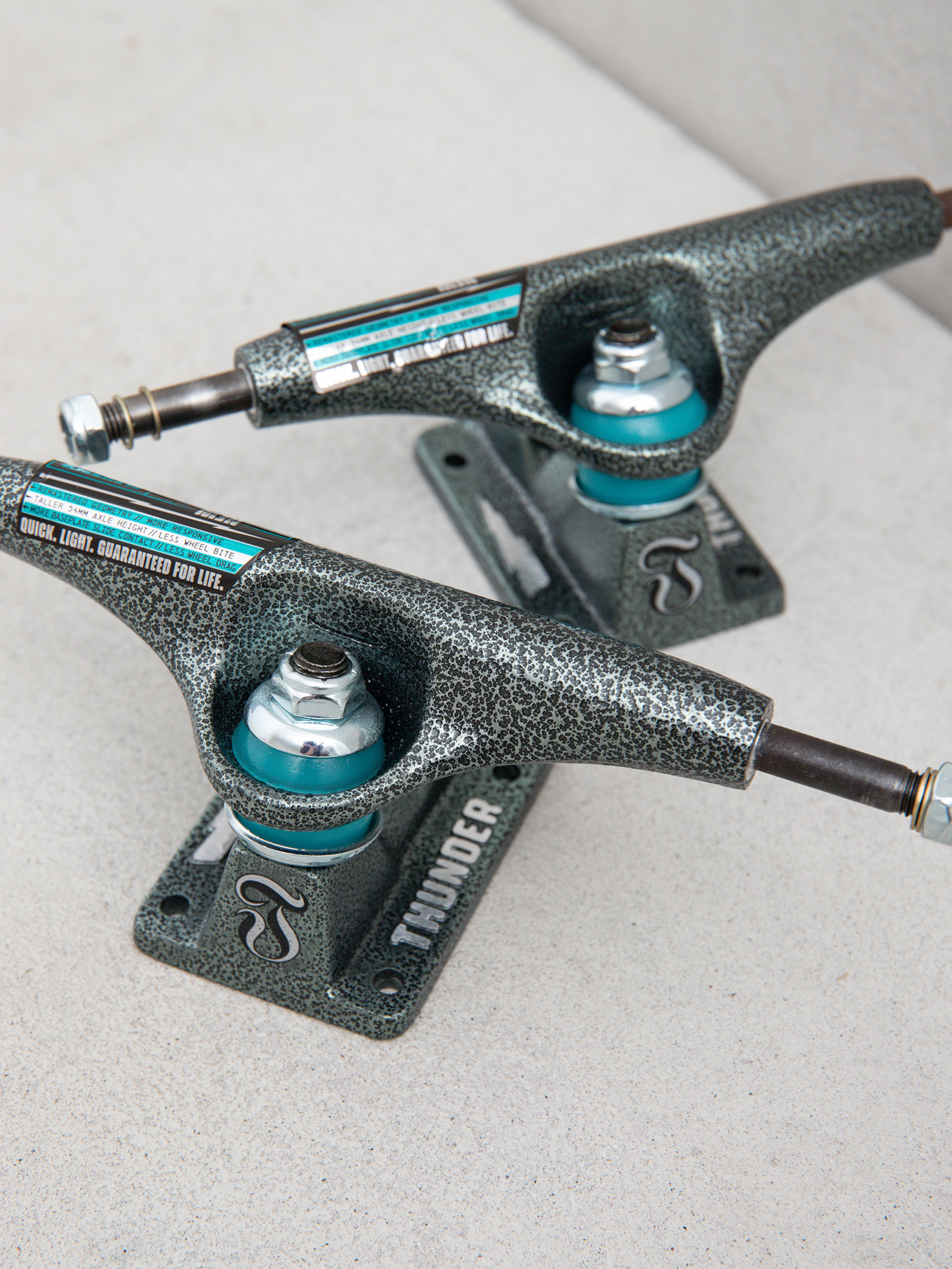 Traki Thunder Team T II Leviathan (black/teal)