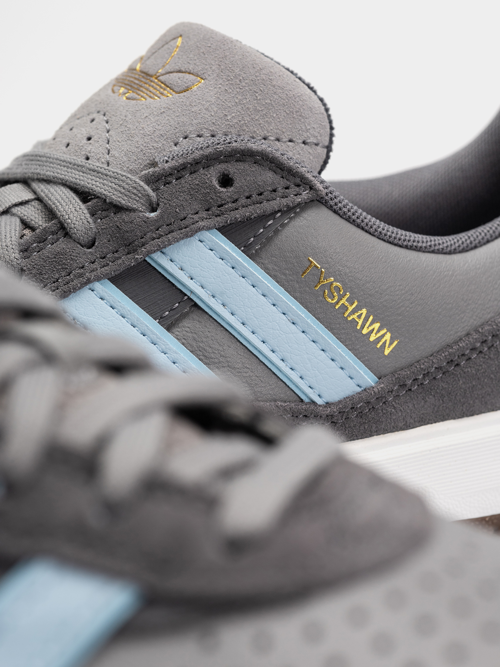 Buty adidas Tyshawn II (grefiv/clesky/ftwwht)