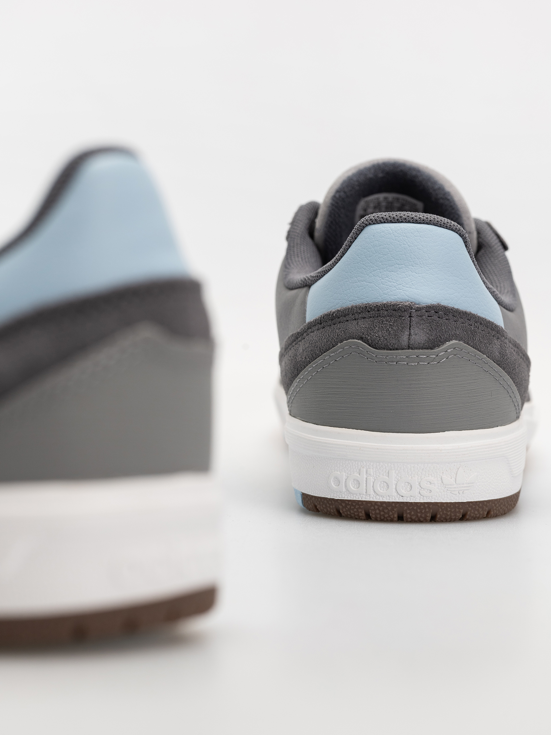Buty adidas Tyshawn II (grefiv/clesky/ftwwht)