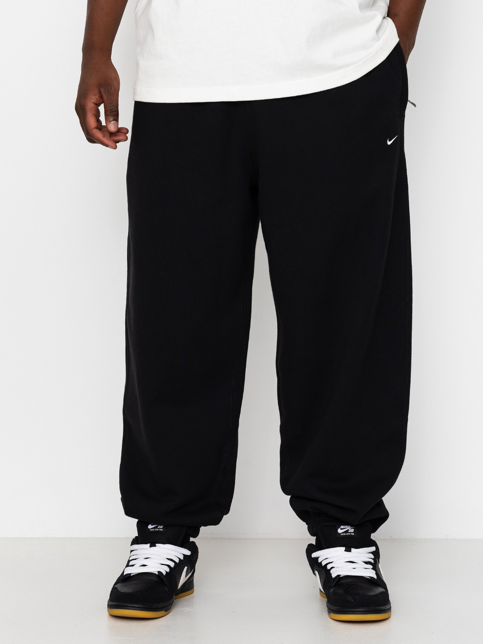 Spodnie Nike SB Solo Swoosh (black/black/white)