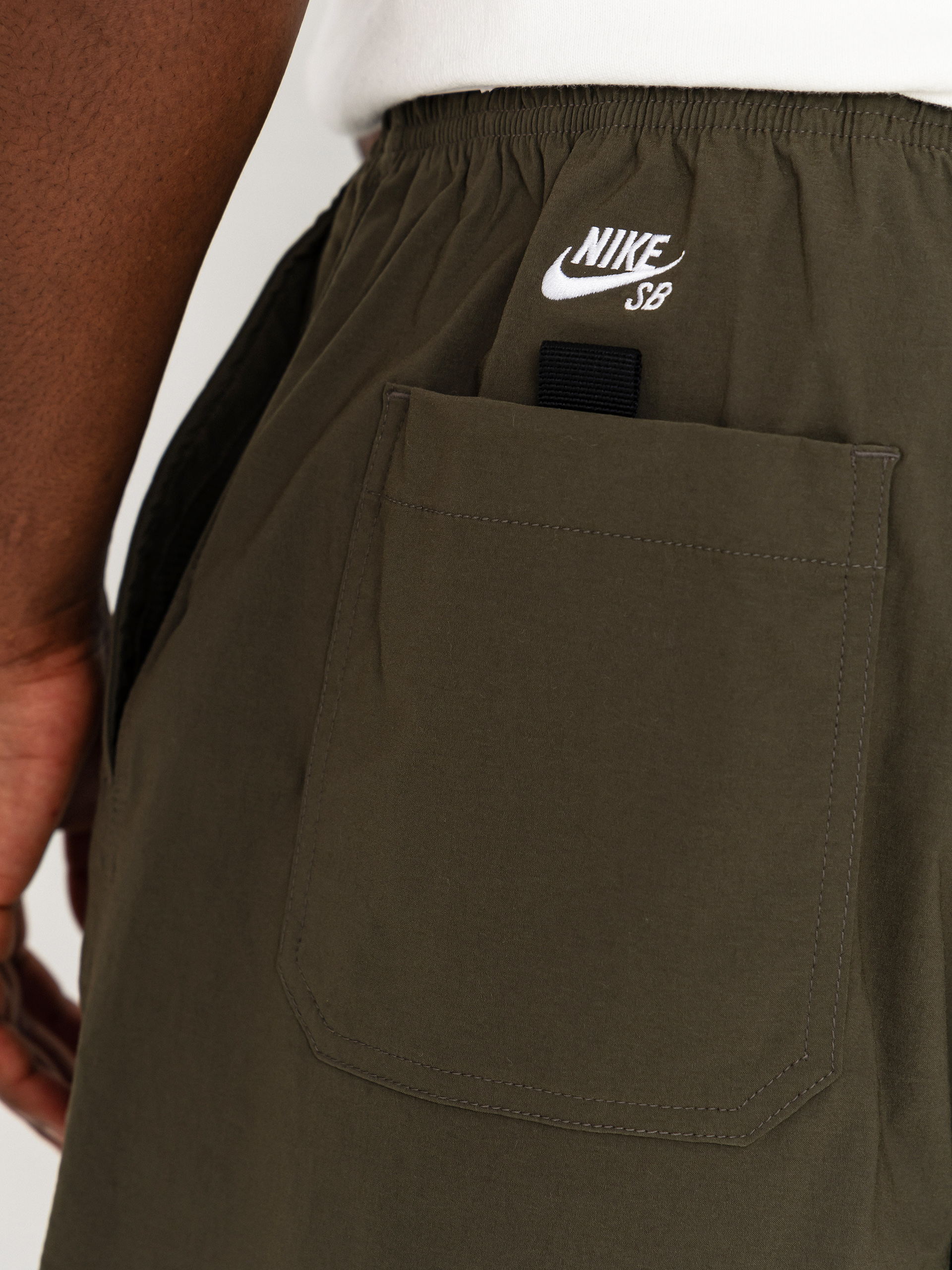 Szorty Nike SB 9er (cargo khaki/white)