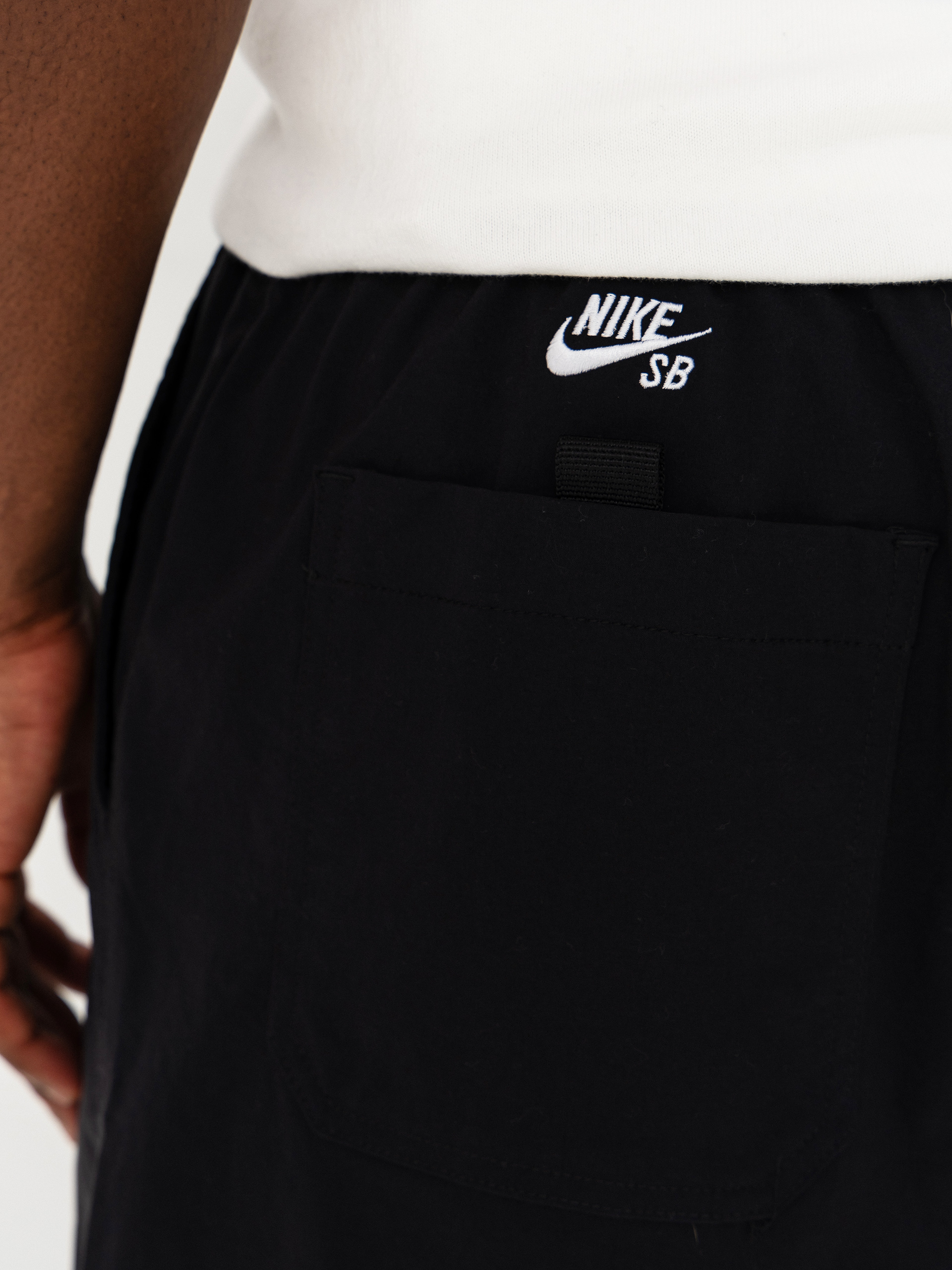 Szorty Nike SB 9er (black/white)