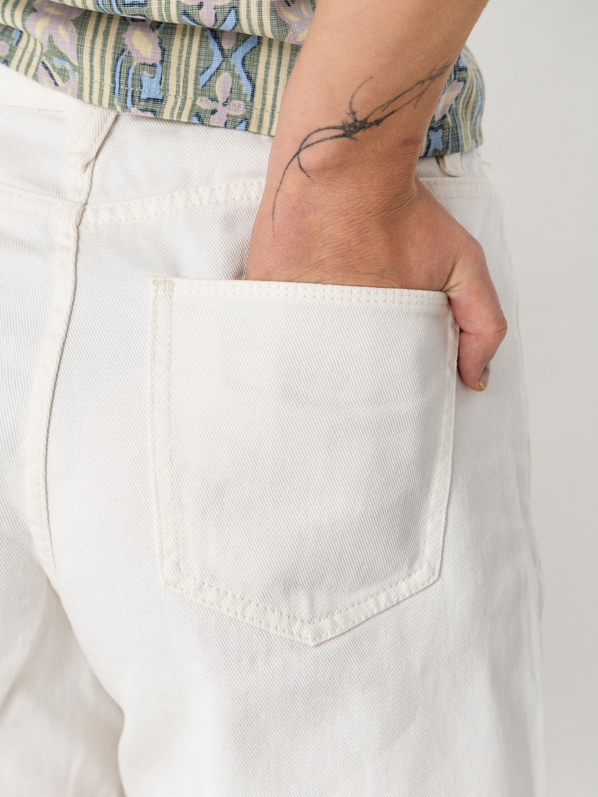 Szorty Volcom Stoned Bf Wmn (vintage white)