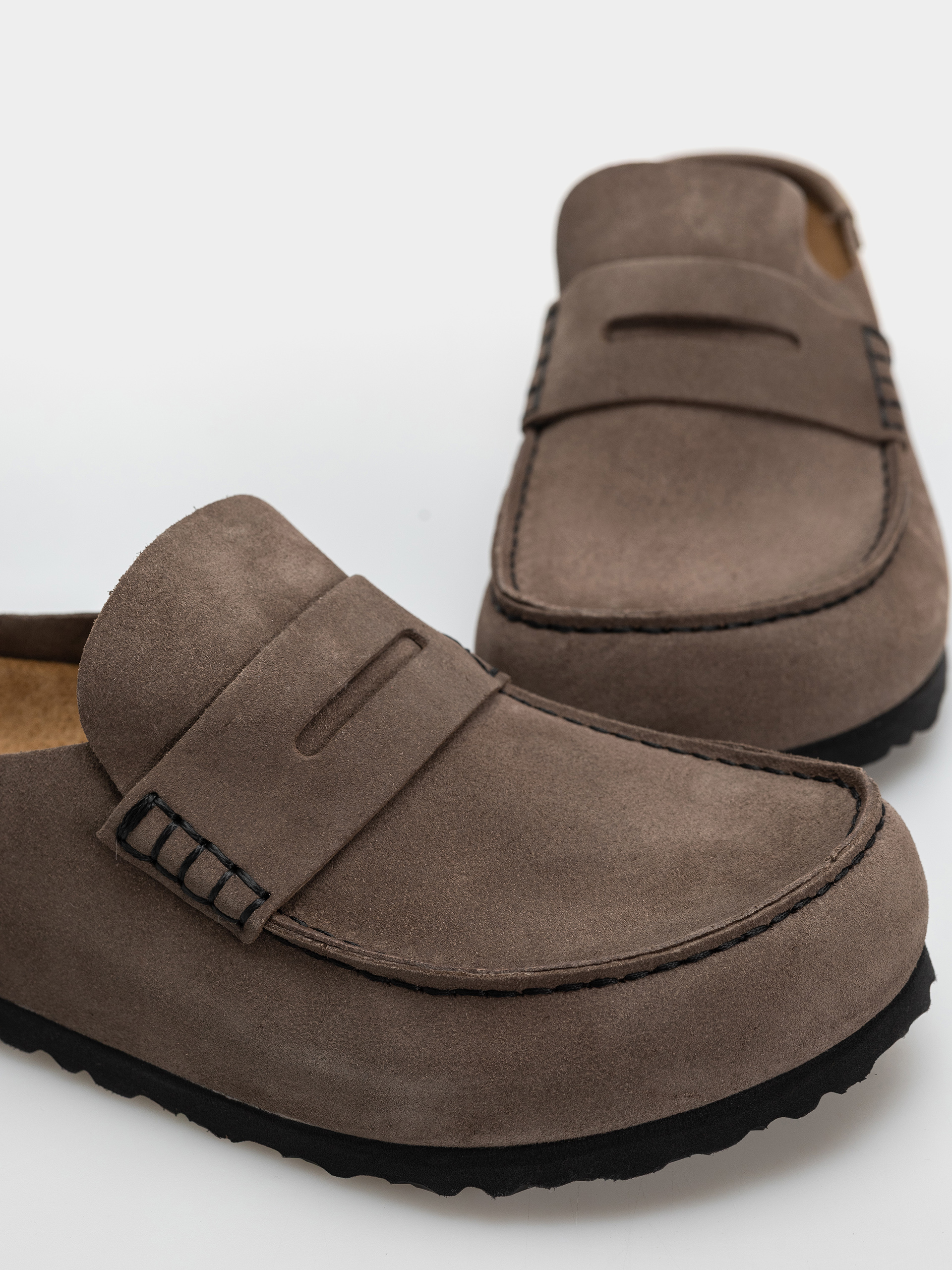 Klapki Birkenstock Naples Wrapped Suede Leather Regular (concrete gray)