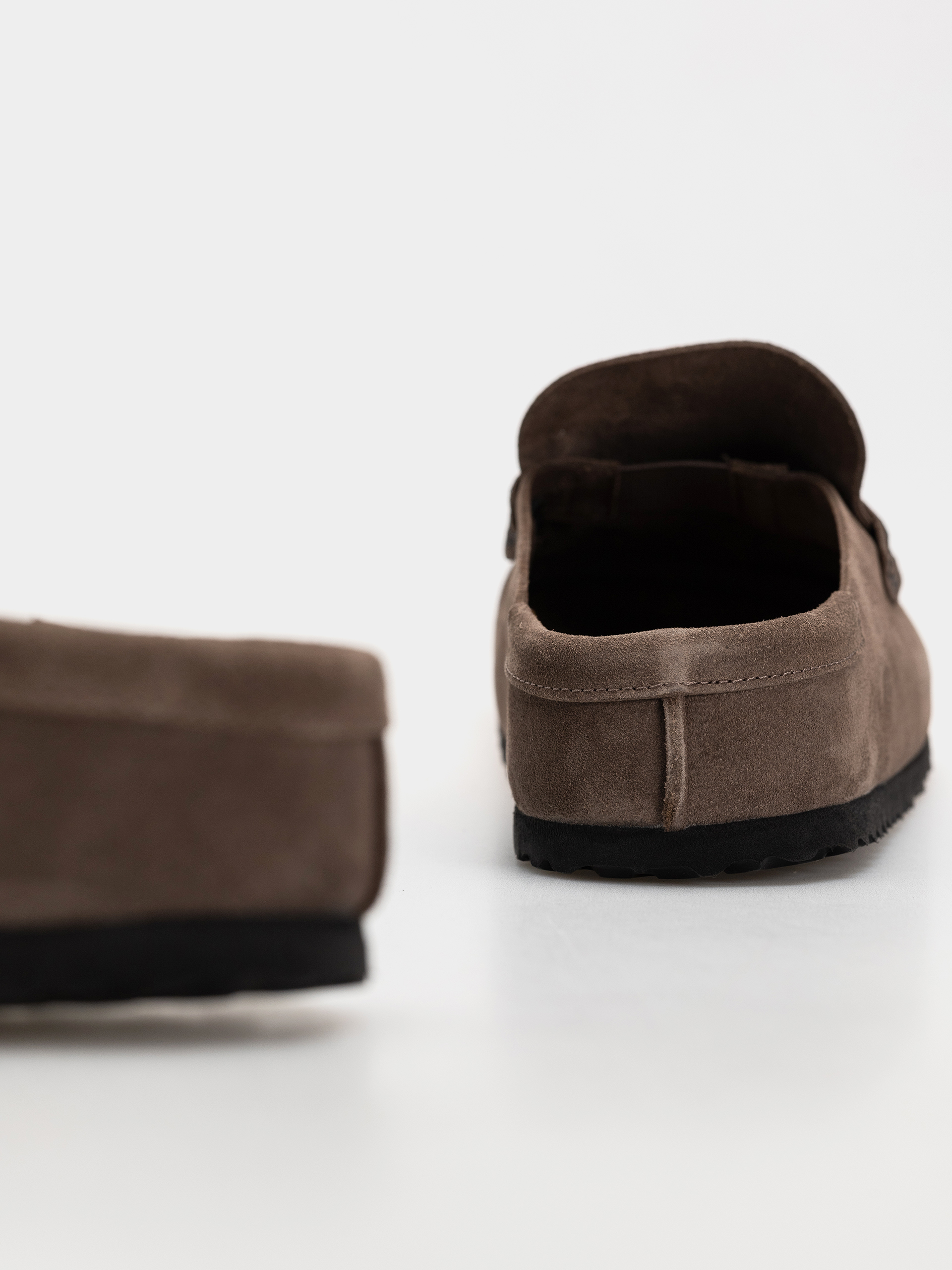 Klapki Birkenstock Naples Wrapped Suede Leather Regular (concrete gray)