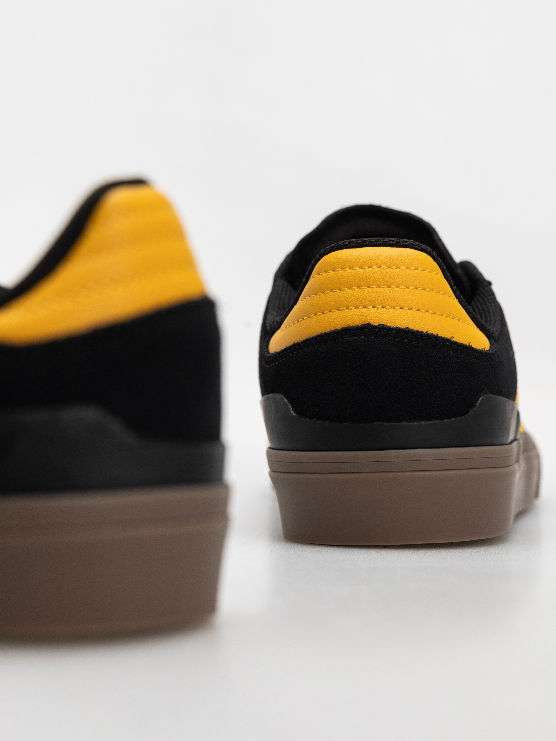 Buty adidas Busenitz Vulc II (cblack/preyel/gum4)