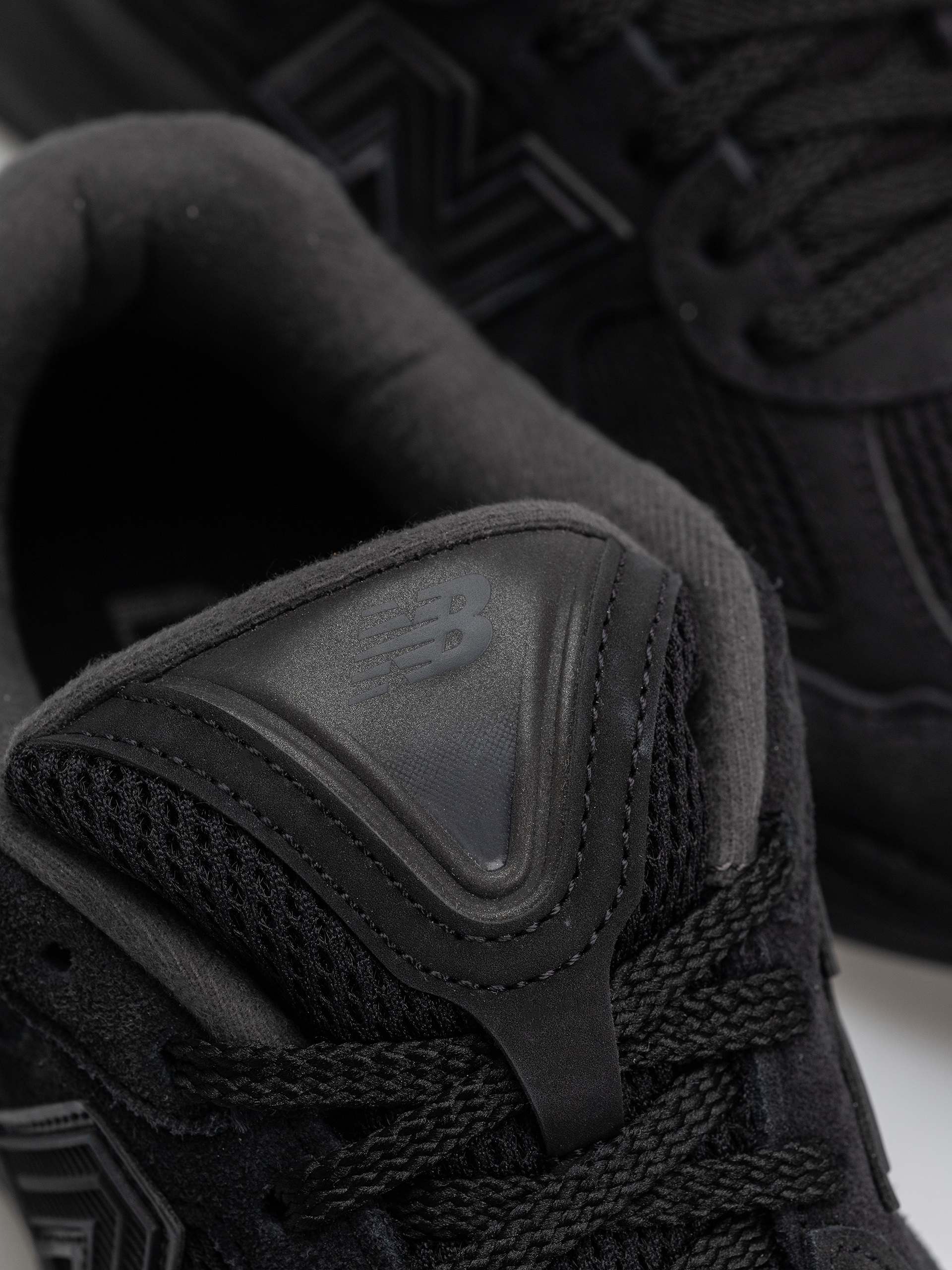 Buty New Balance 2010 (black/black)