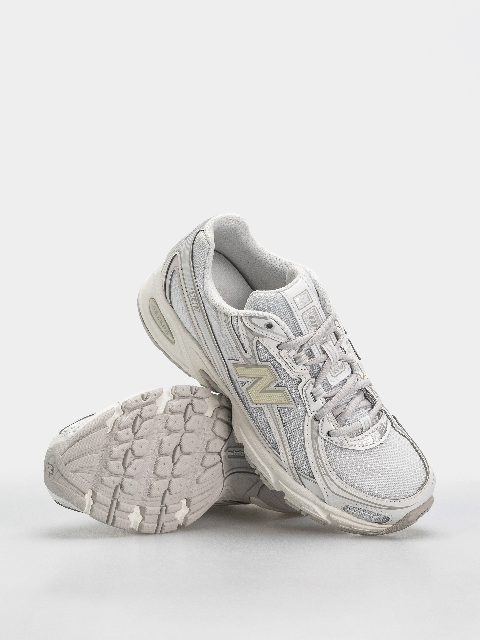 Buty New Balance 740 (white/silver metallic)
