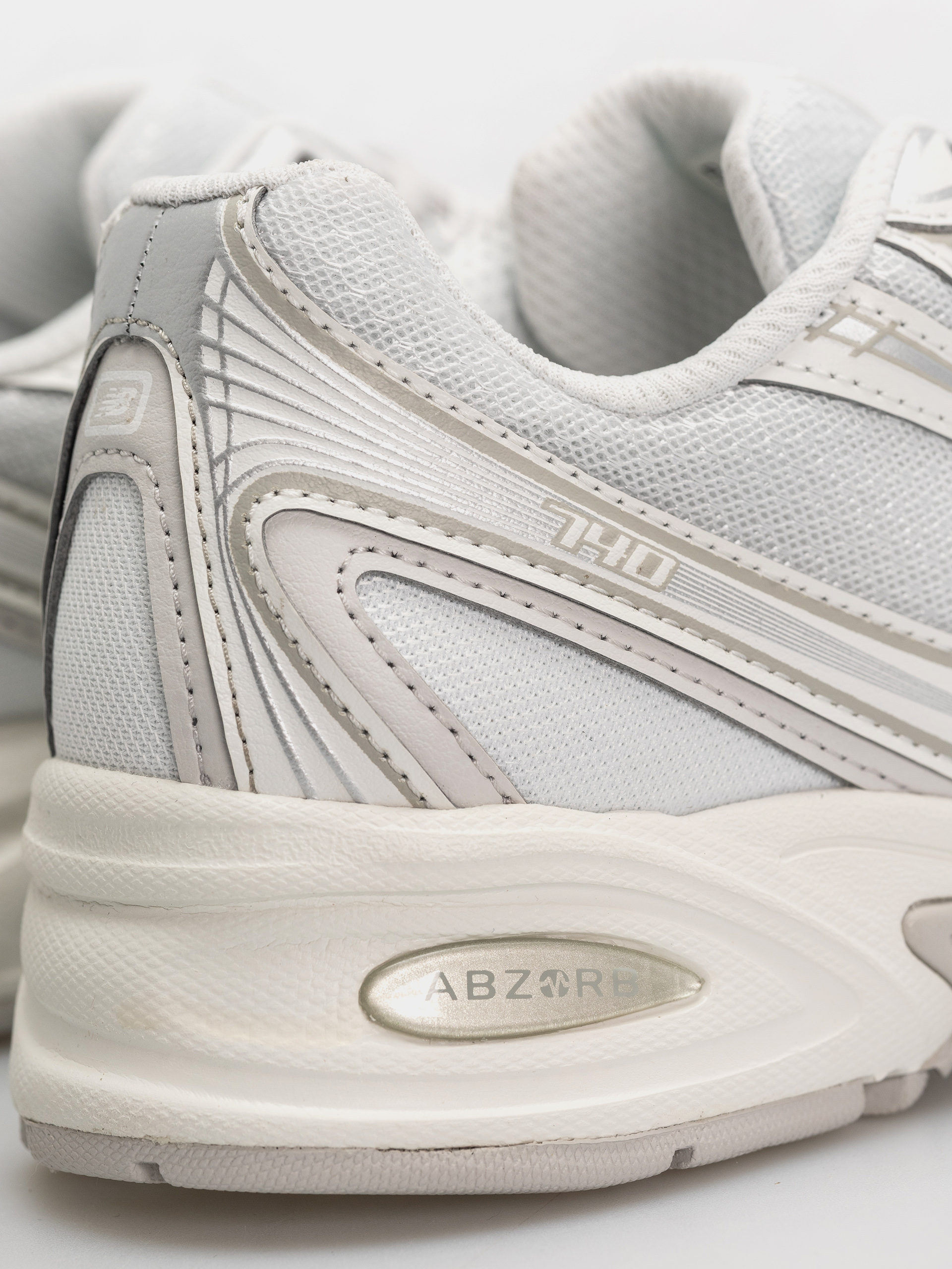 Buty New Balance 740 (white/silver metallic)