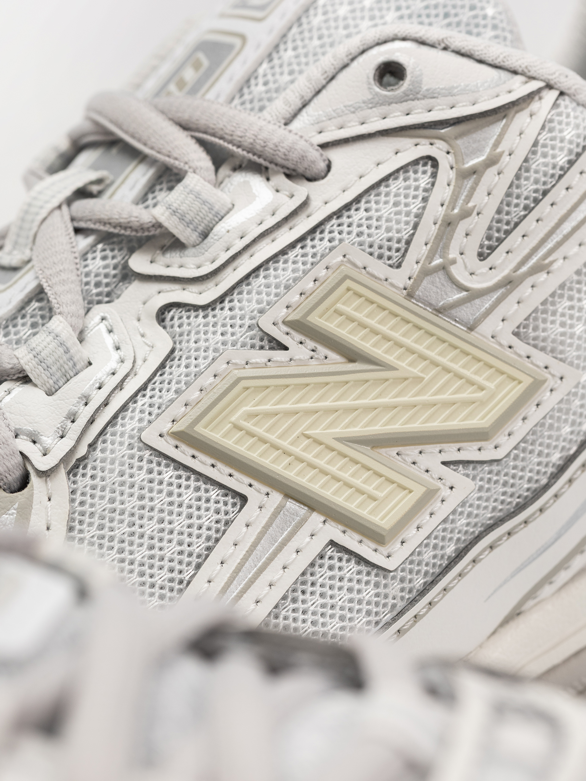 Buty New Balance 740 (white/silver metallic)