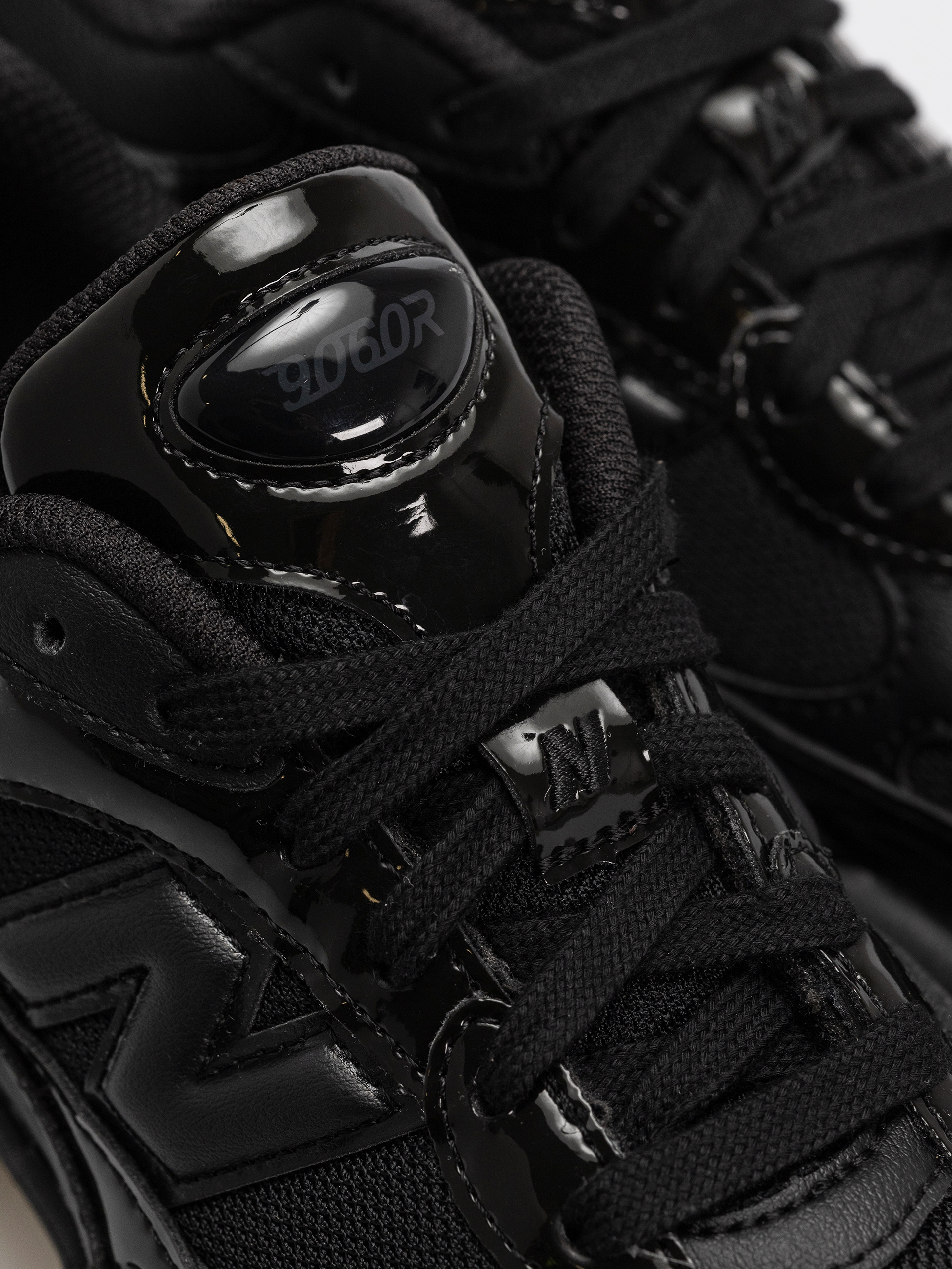 Buty New Balance 9060 (black/black)