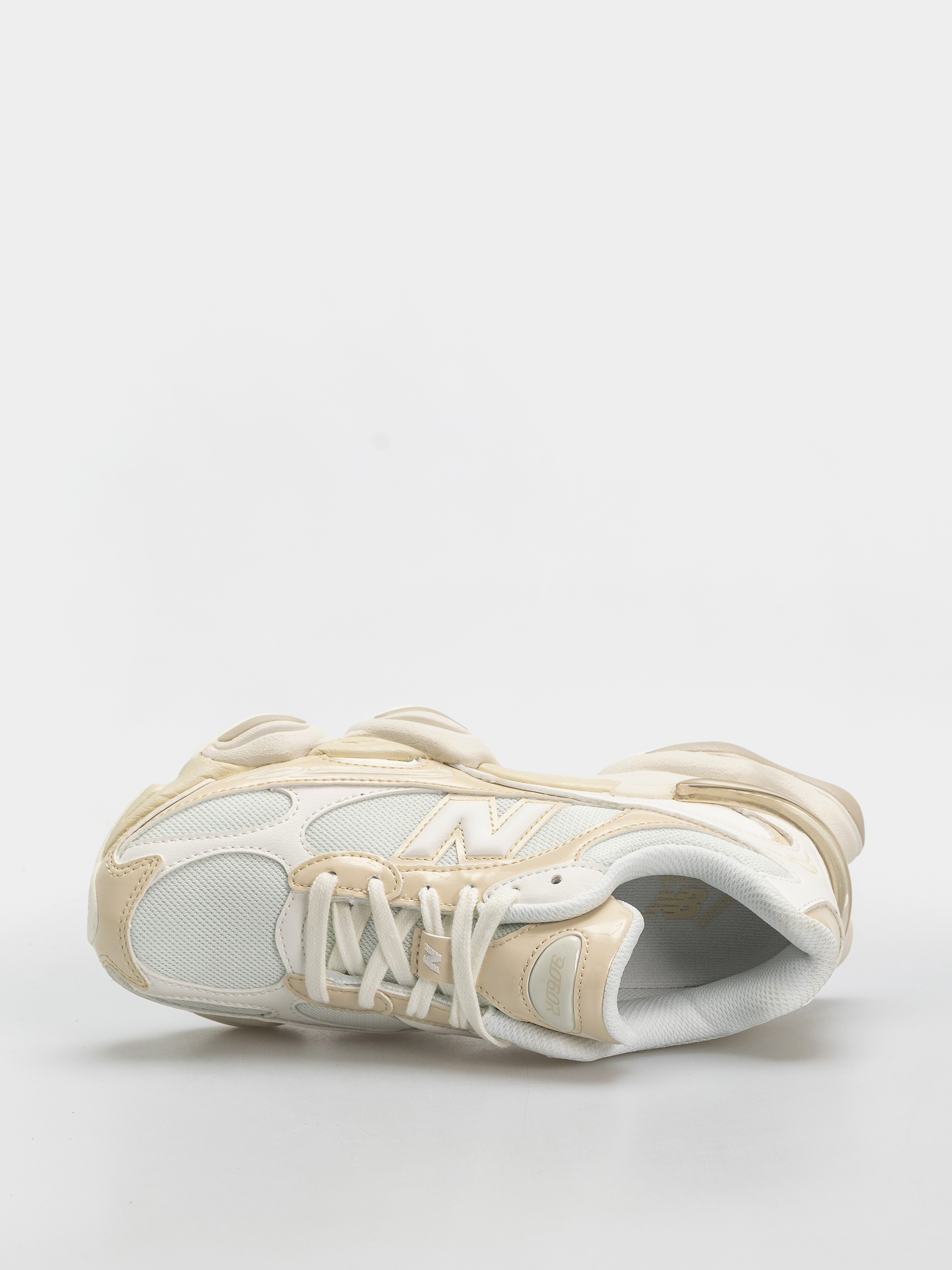 Buty New Balance 9060 (bone/sea salt)
