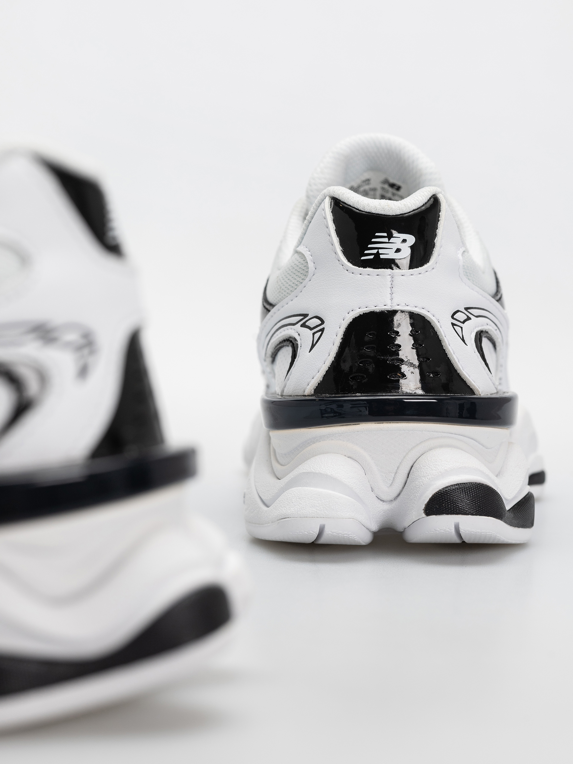 Buty New Balance 9060 (black/white)