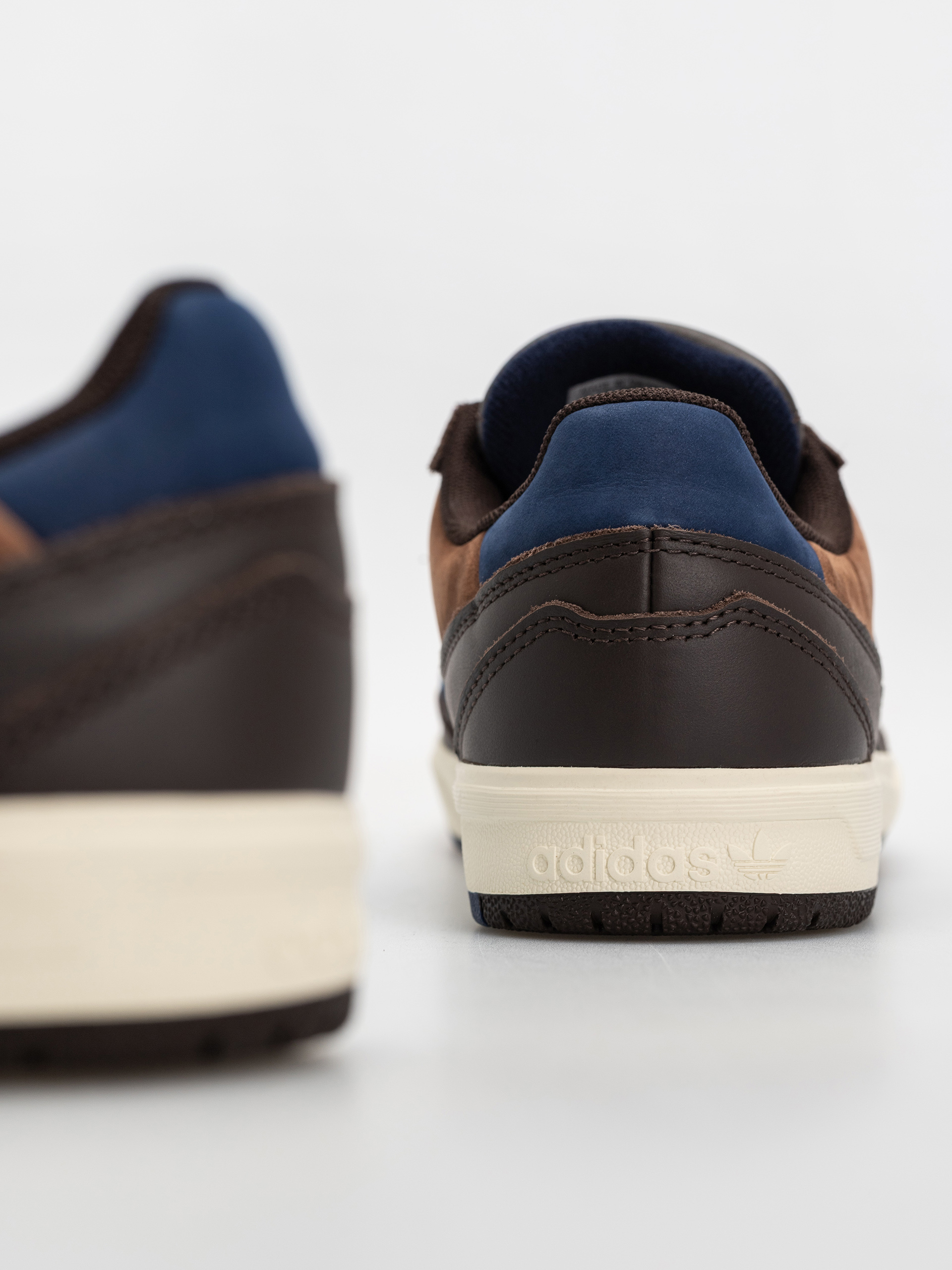 Buty adidas Tyshawn II (auco/dkblue/prebrn)