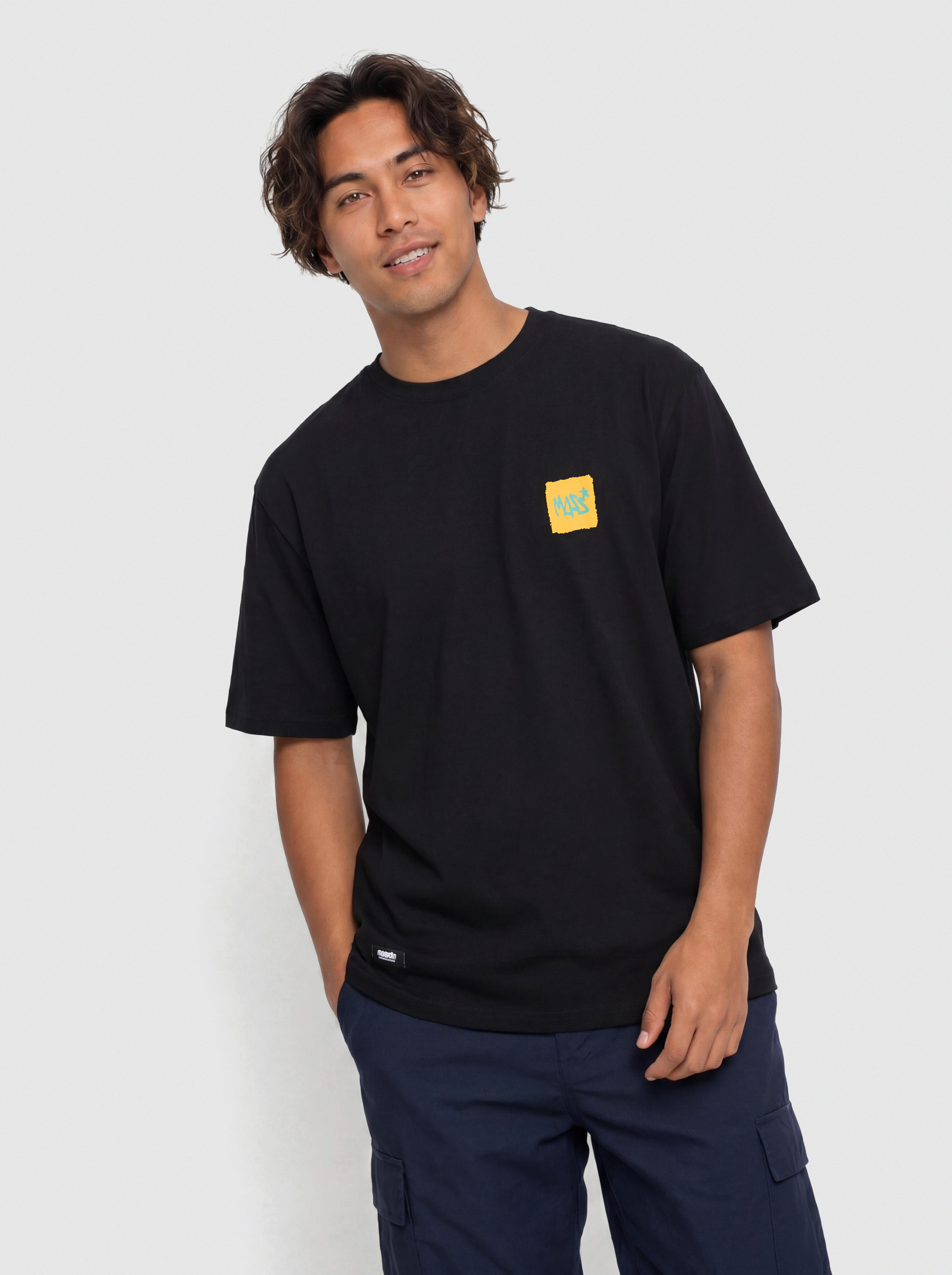 T-shirt MassDnm Permanent Vacations (black)