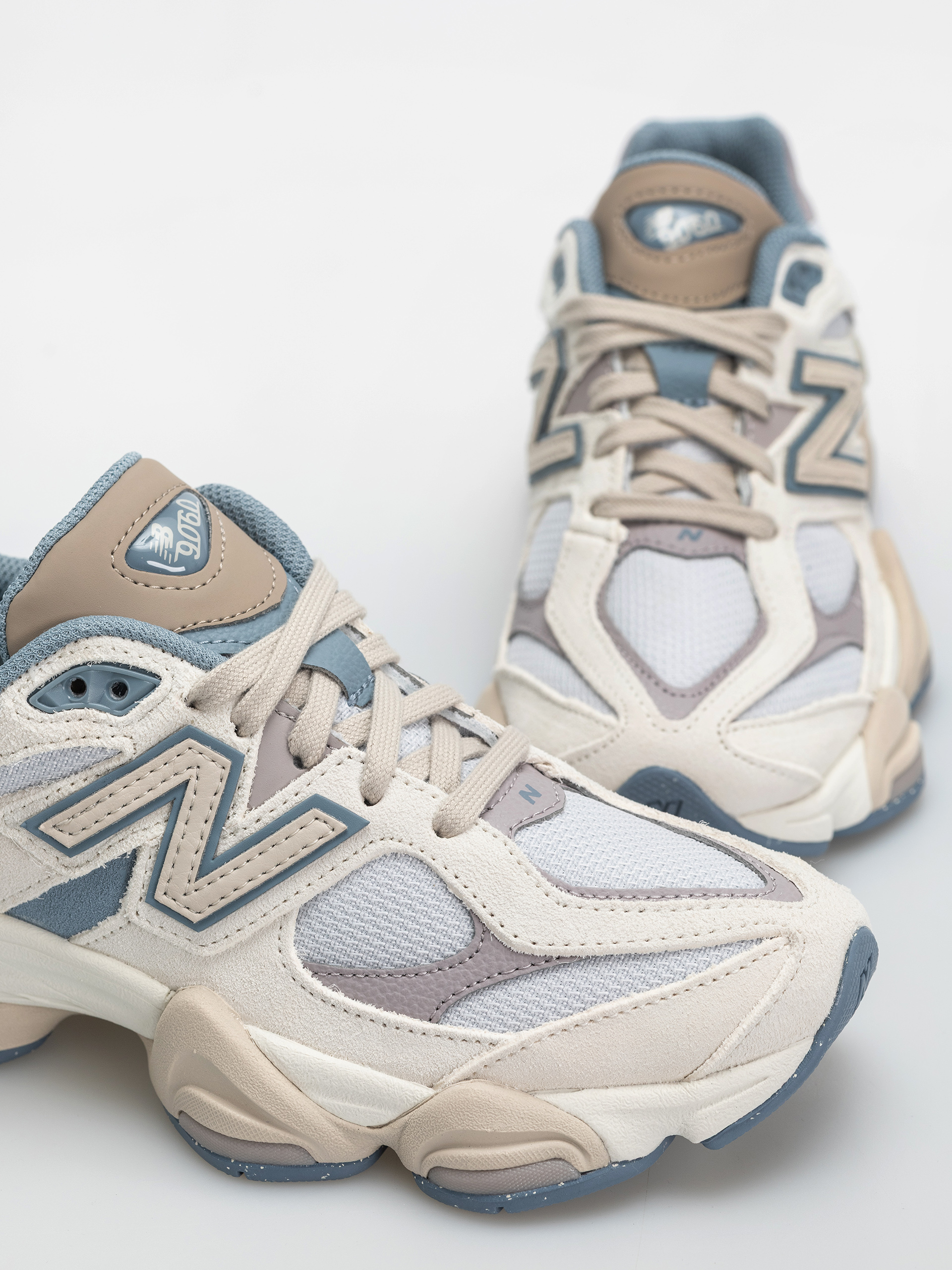 Buty New Balance 9060 (zinc blue/sea salt)