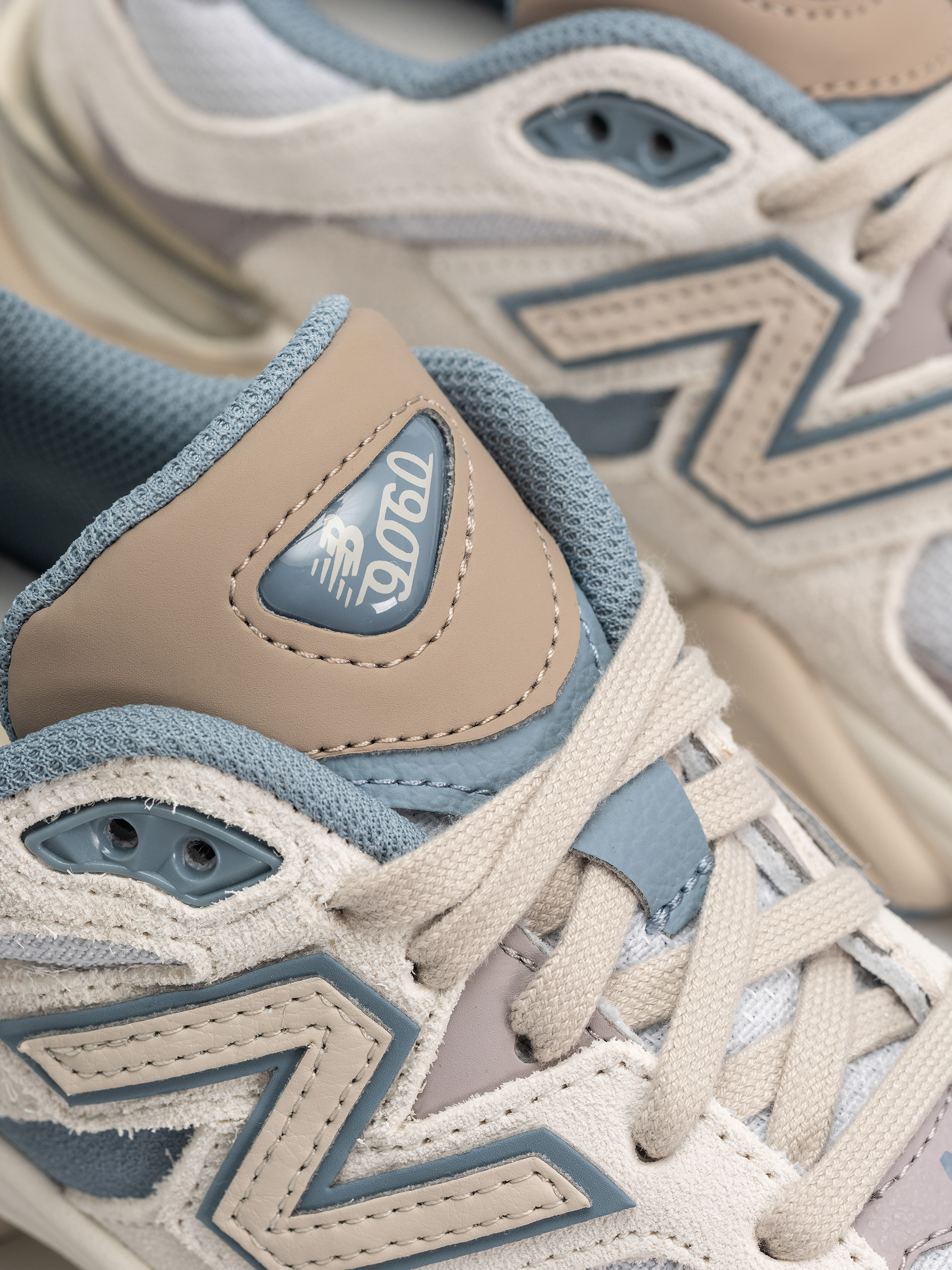 Buty New Balance 9060 (zinc blue/sea salt)
