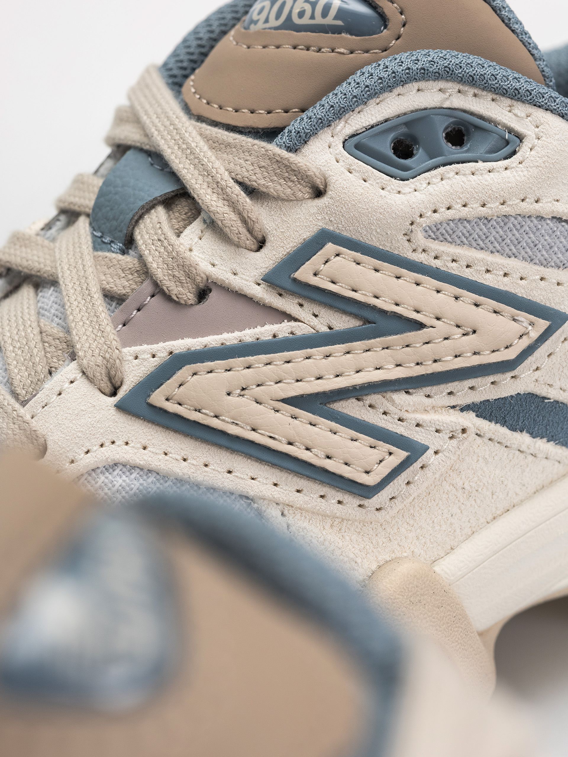 Buty New Balance 9060 (zinc blue/sea salt)
