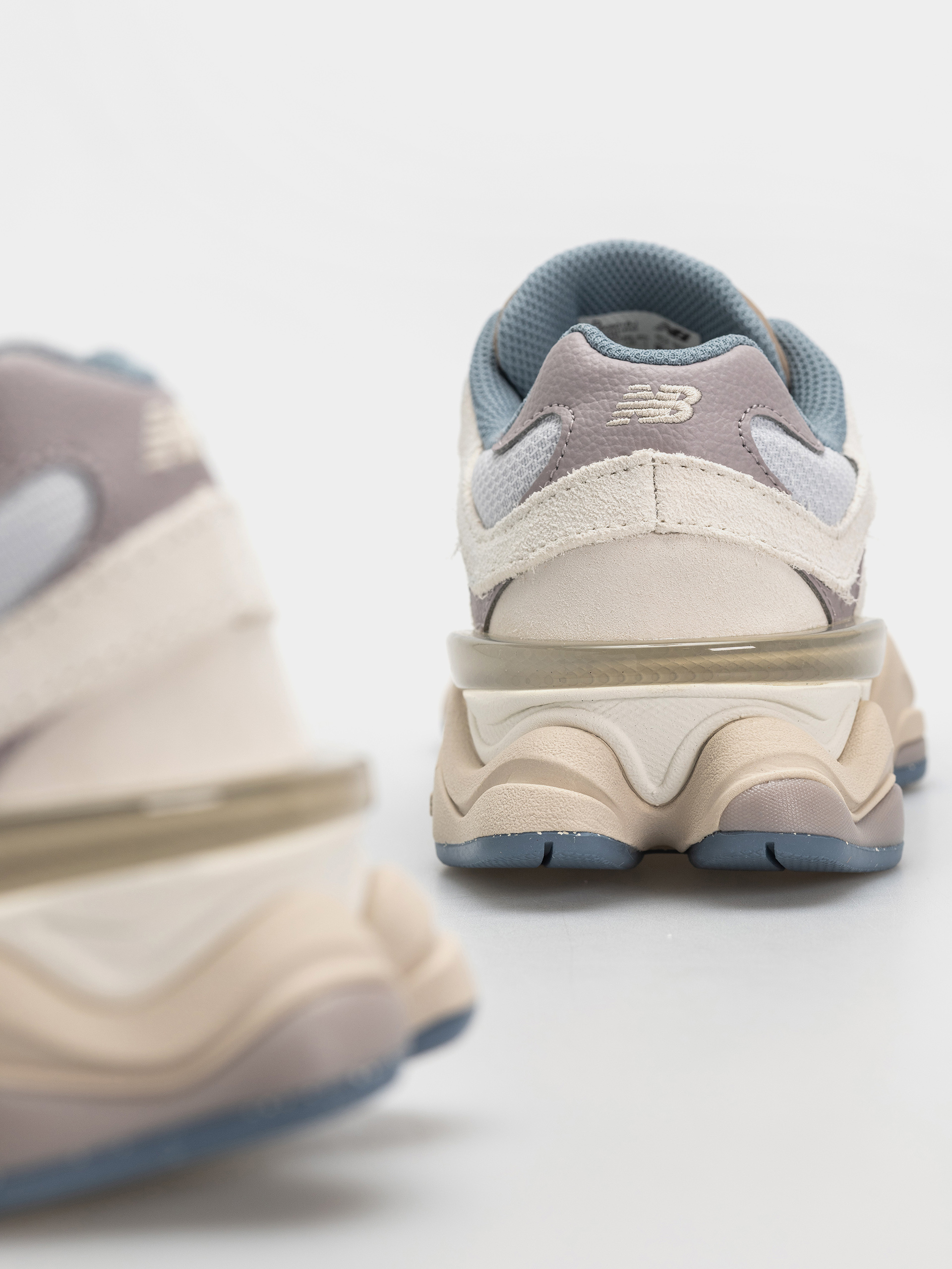 Buty New Balance 9060 (zinc blue/sea salt)
