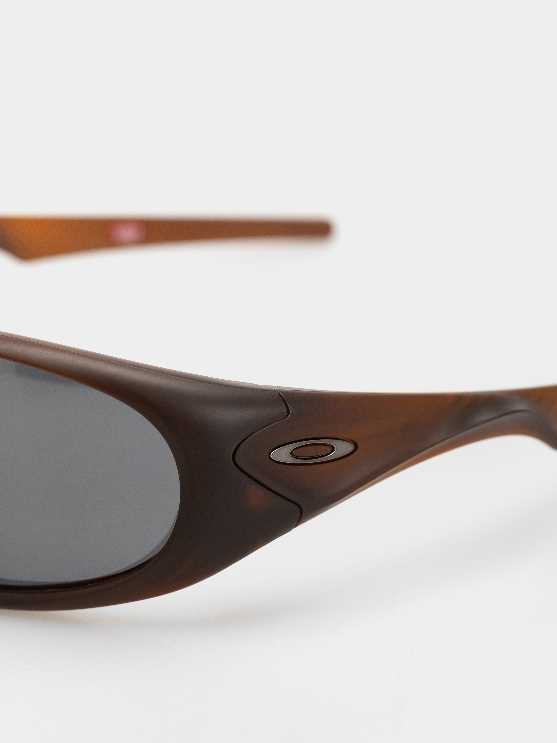 Okulary przeciwsłoneczne Oakley Neoforma (prizm black polarized lenses/matte rootbeer frame)
