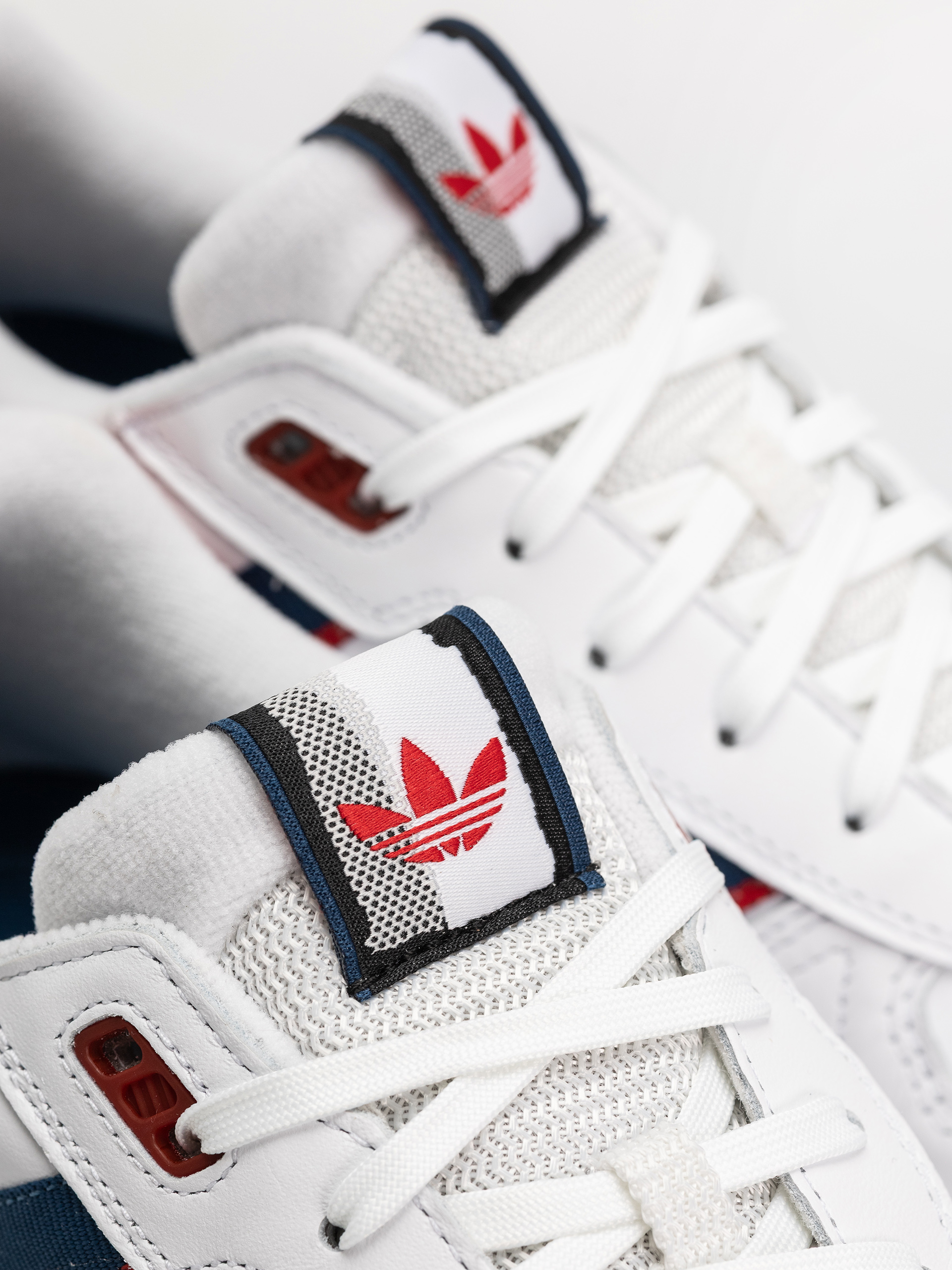 Buty adidas Tekkira Cup (ftwwht/betsca)