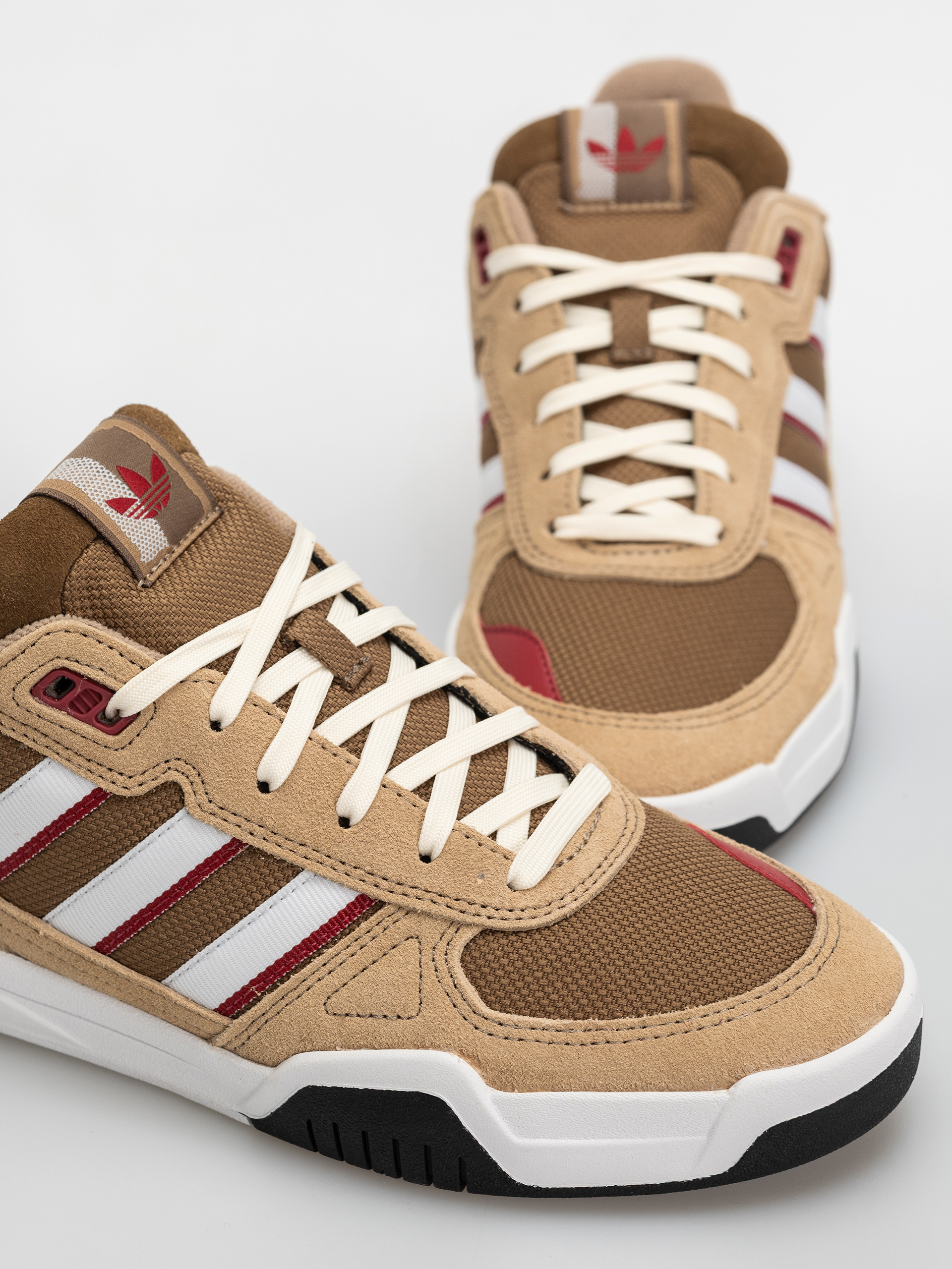 Buty adidas Tekkira Cup (cardbo/ftwwht/tmvire)