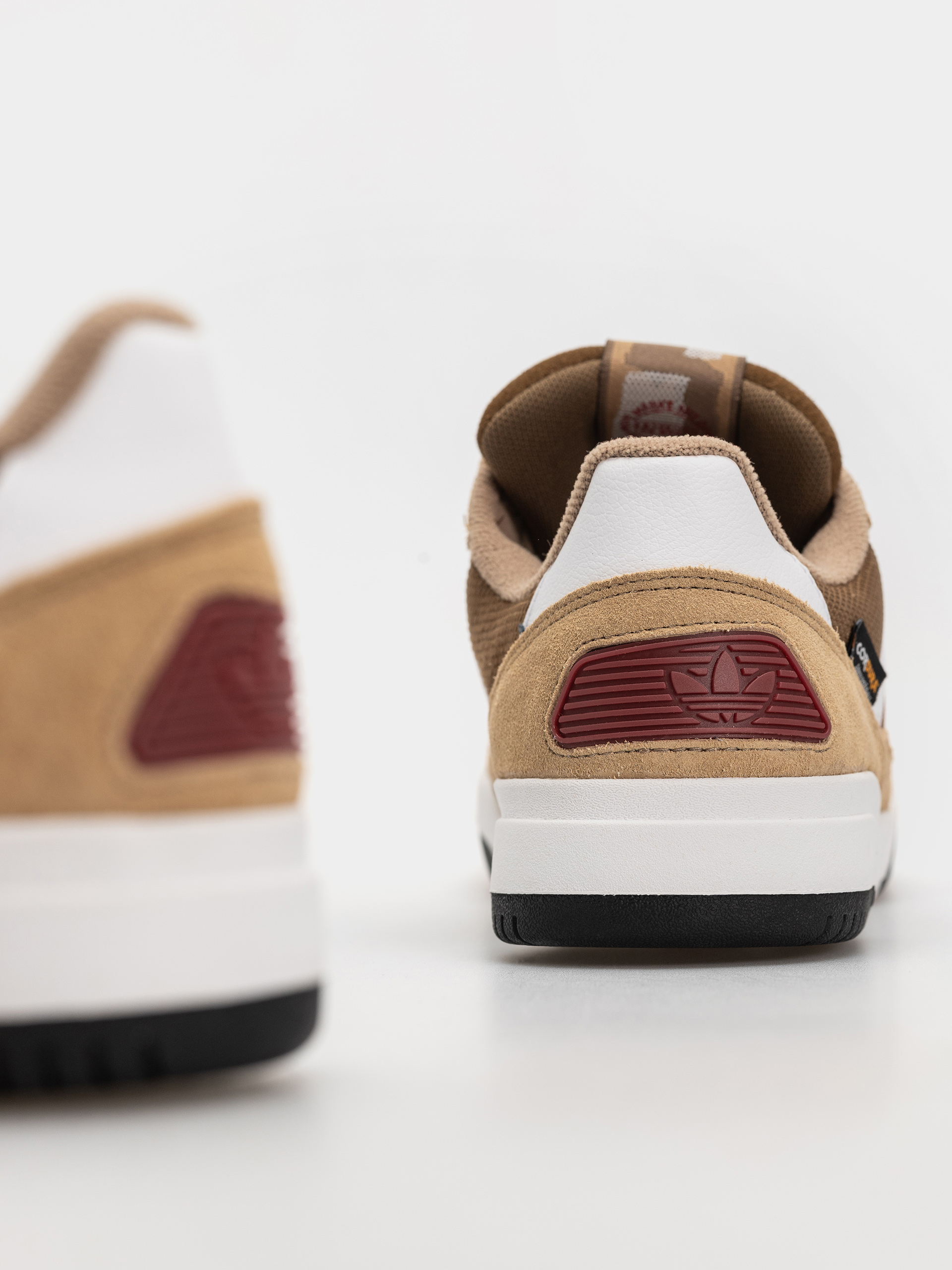 Buty adidas Tekkira Cup (cardbo/ftwwht/tmvire)