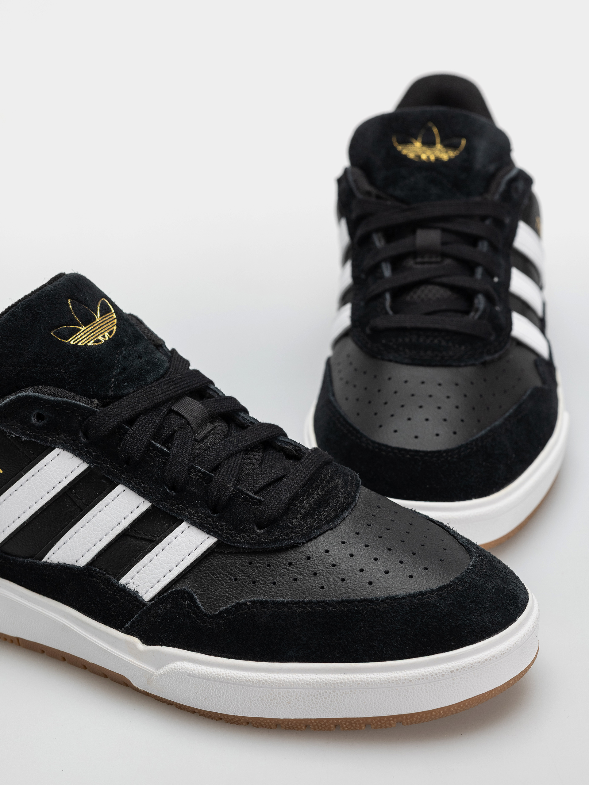 Buty adidas Tyshawn II (cblack/ftwwht/gum4)
