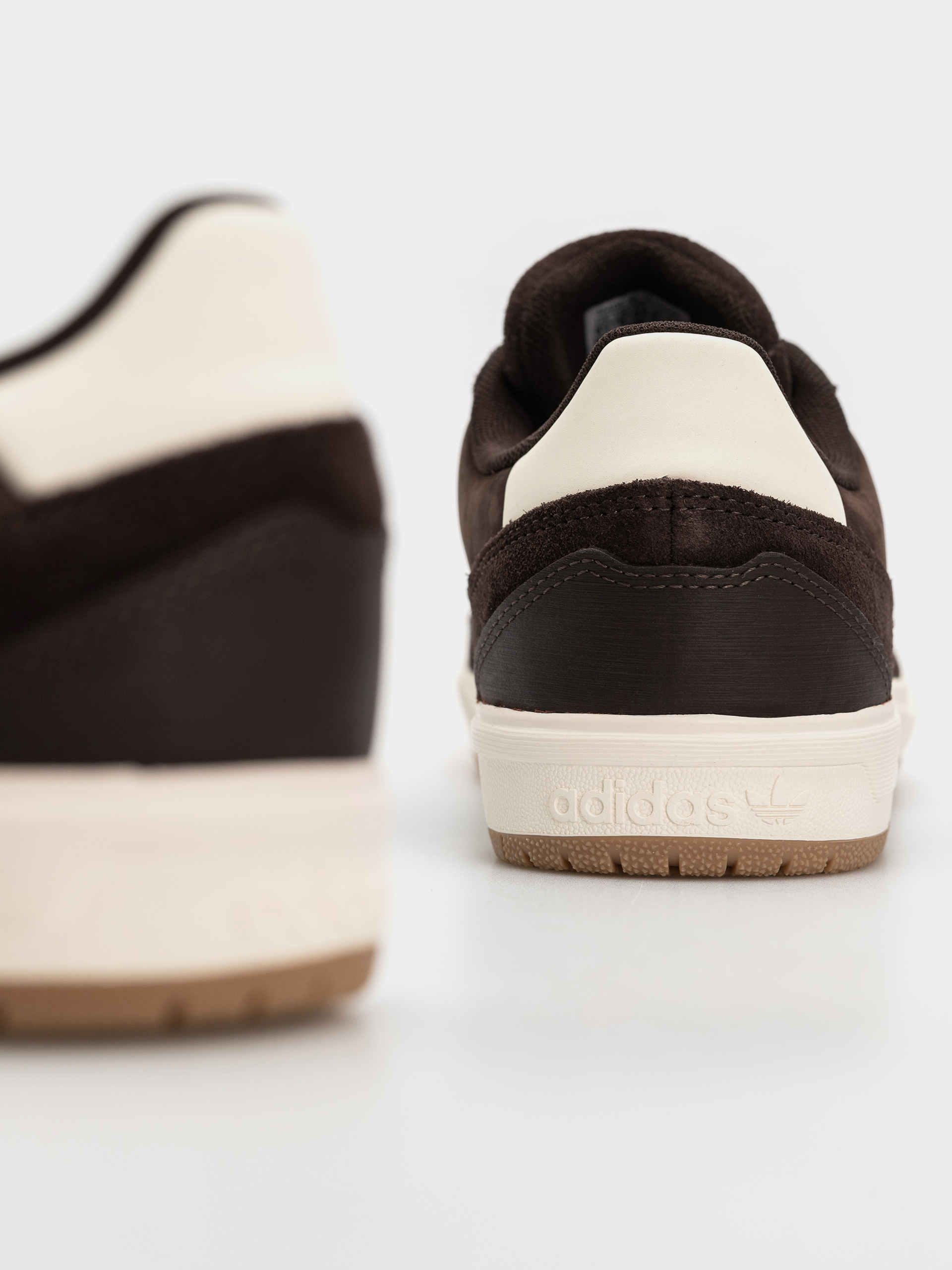 Buty adidas Tyshawn II (owhite/cwhite)