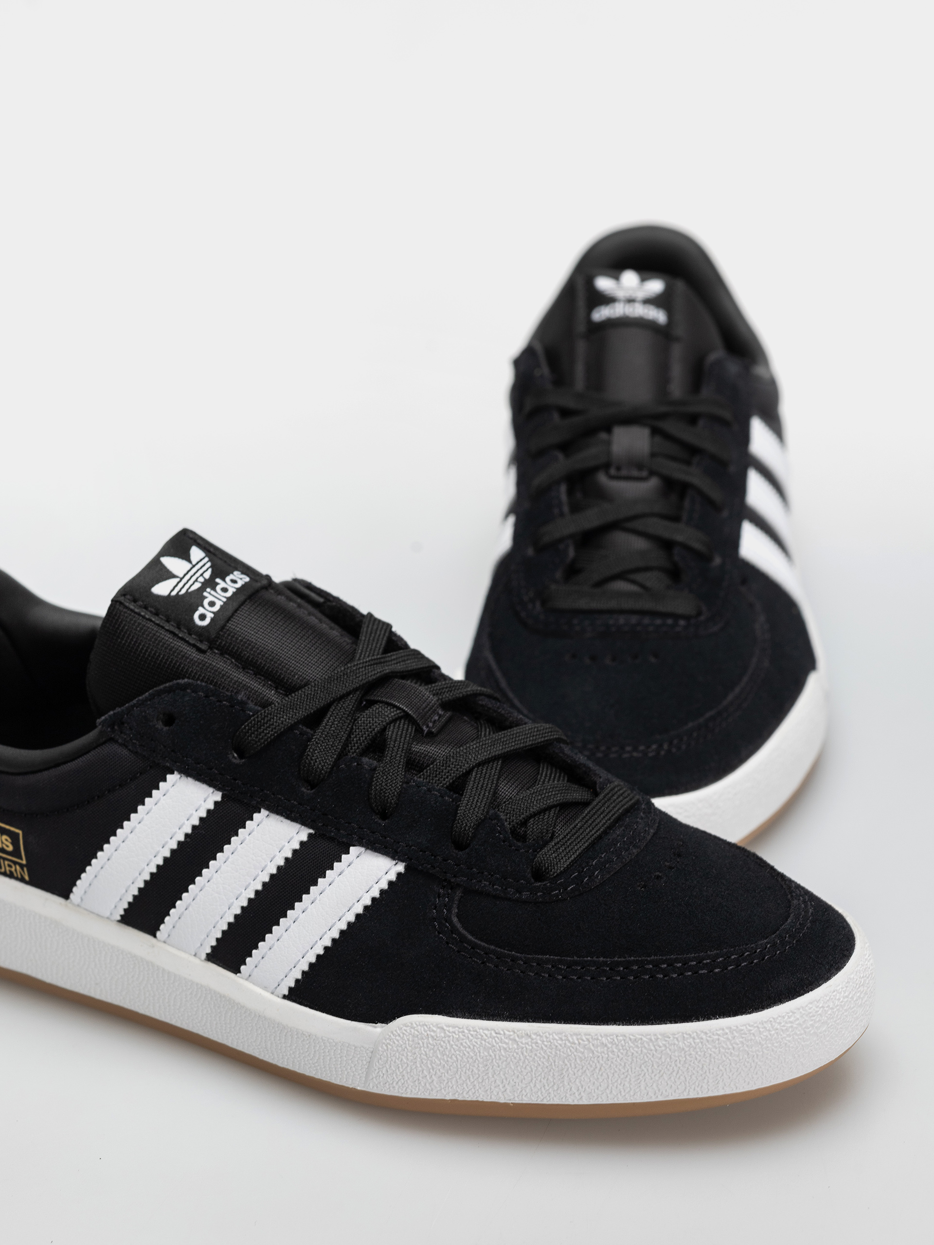 Buty adidas Glenburn (cblack/ftwwht/gum4)